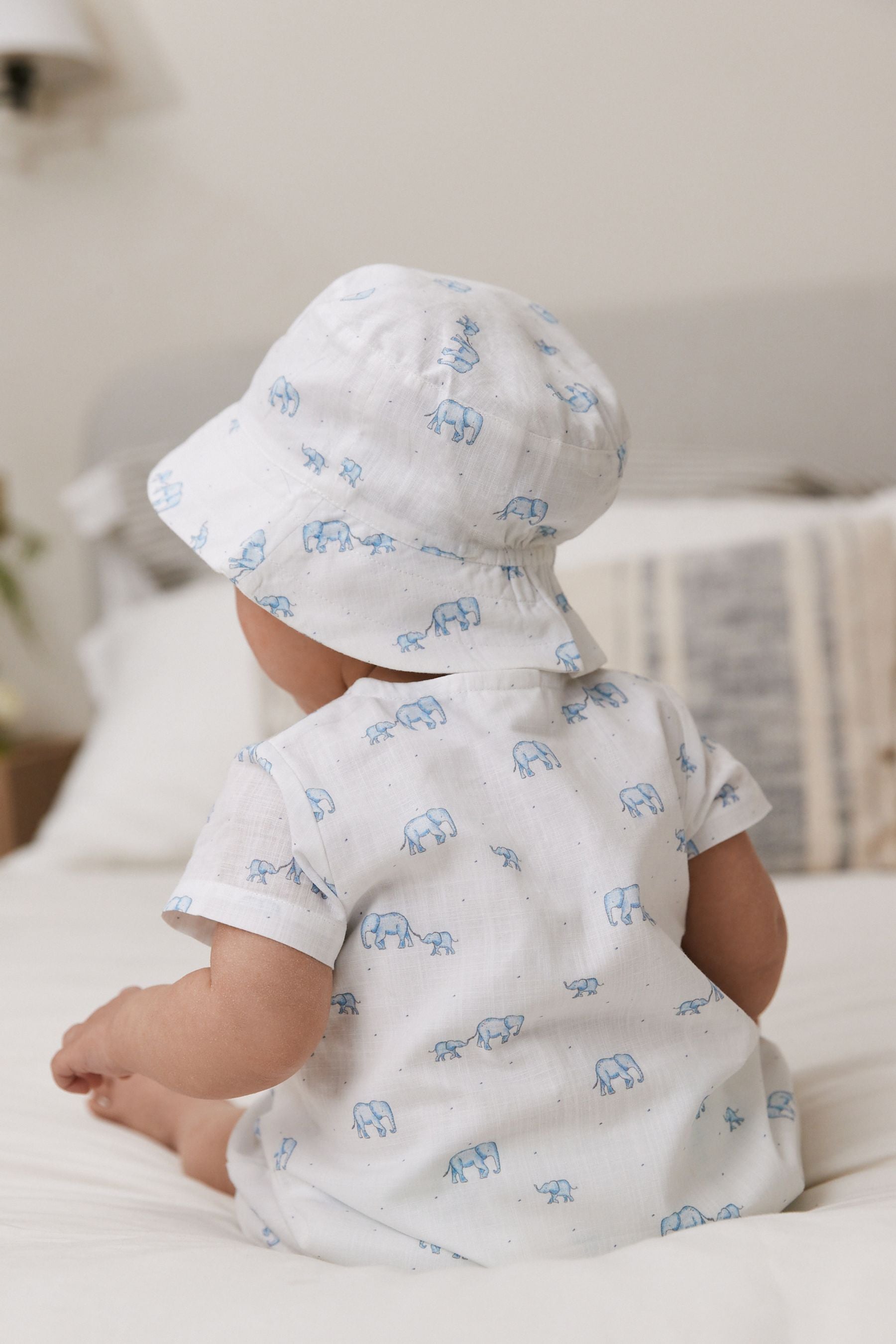 White Elephant Print Baby Romper And Hat 2 Piece Set (0mths-2yrs)