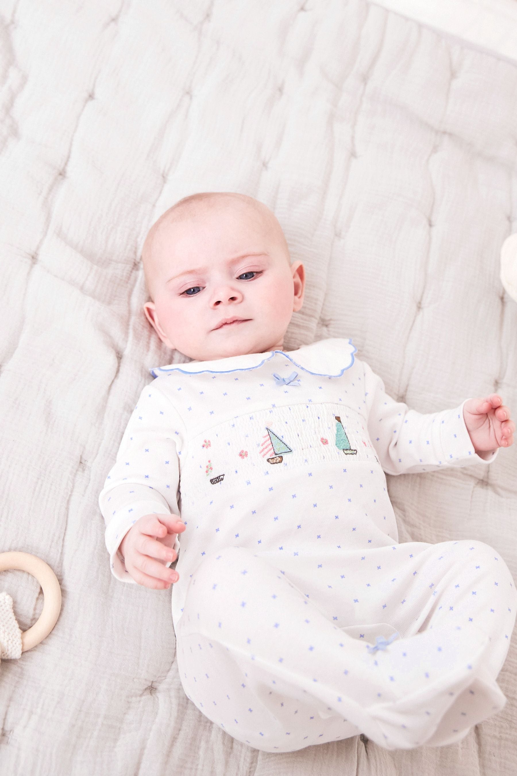 White Collared Baby Sleepsuit (0-18mths)