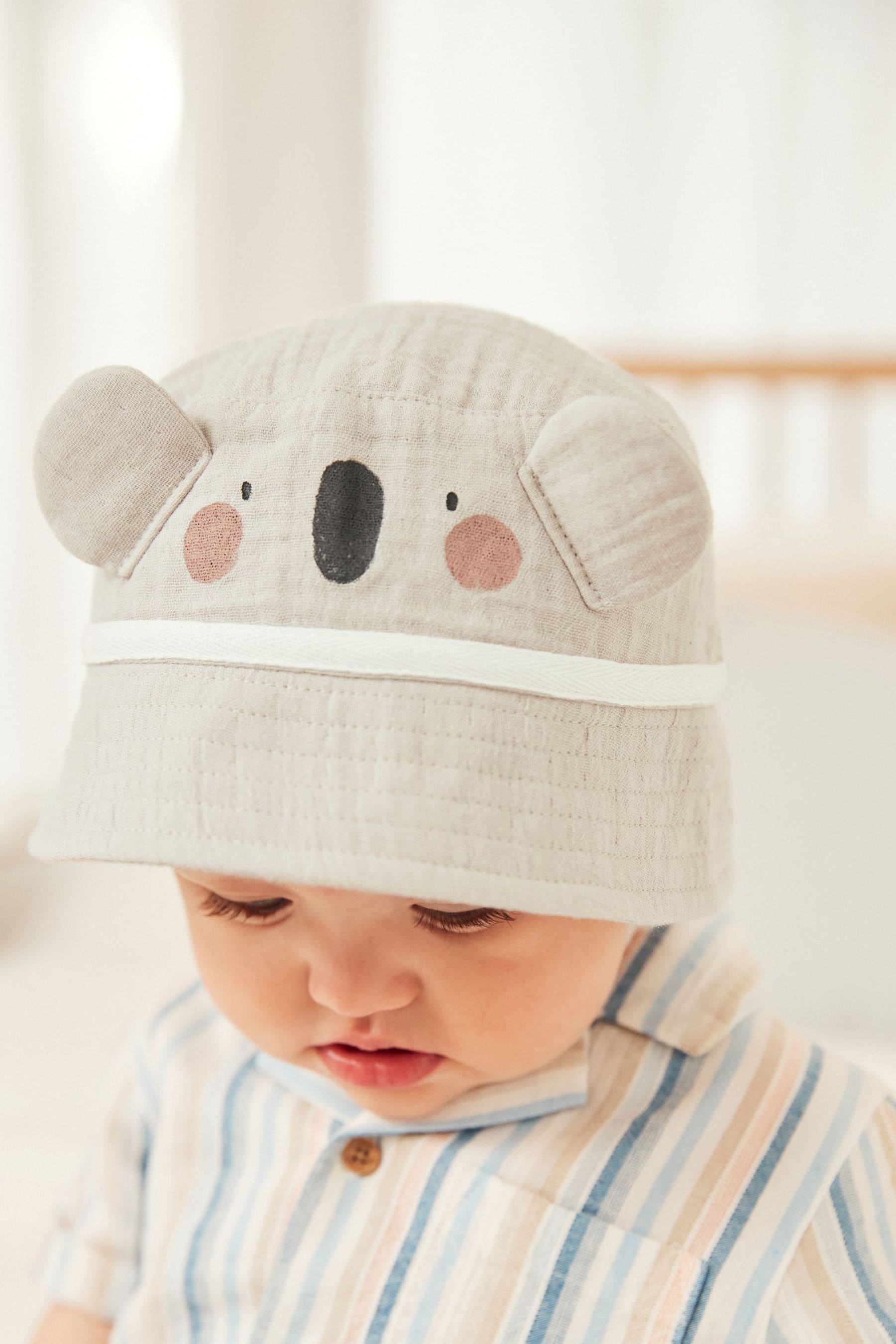 Grey Character Baby Bucket Hat (0mths-2yrs)