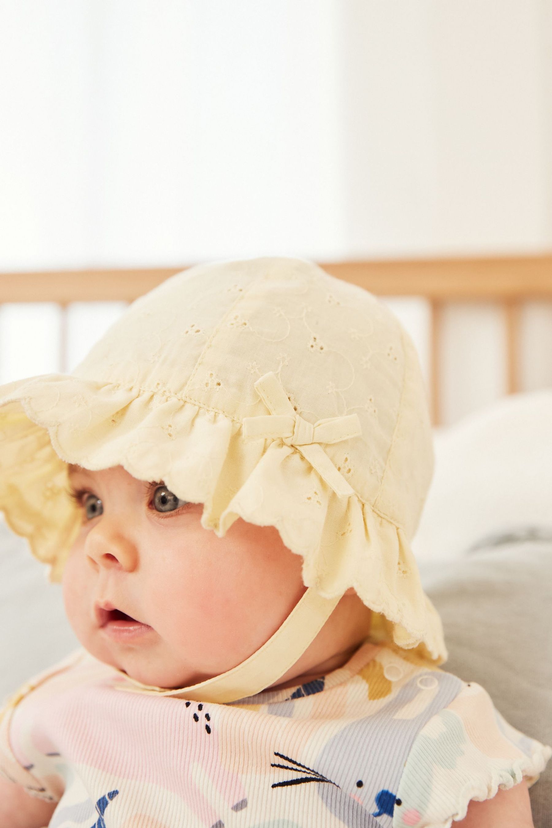 Yellow Broderie Baby Hat (0mths-2yrs)