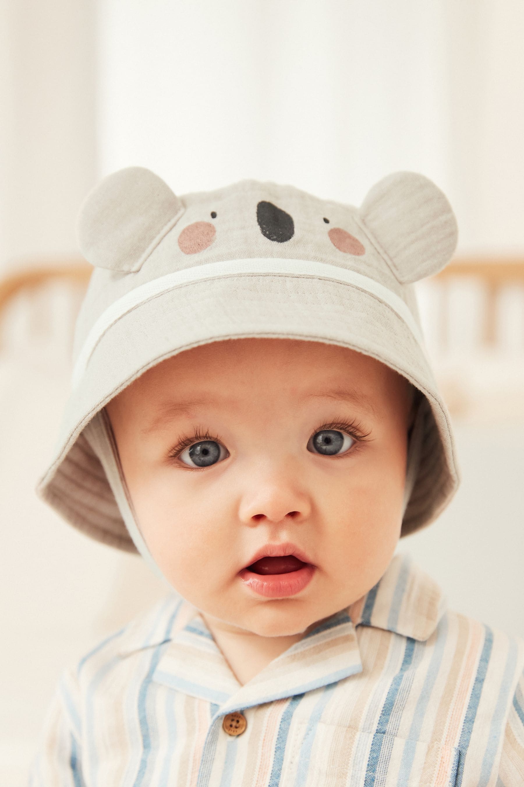 Grey Character Baby Bucket Hat (0mths-2yrs)