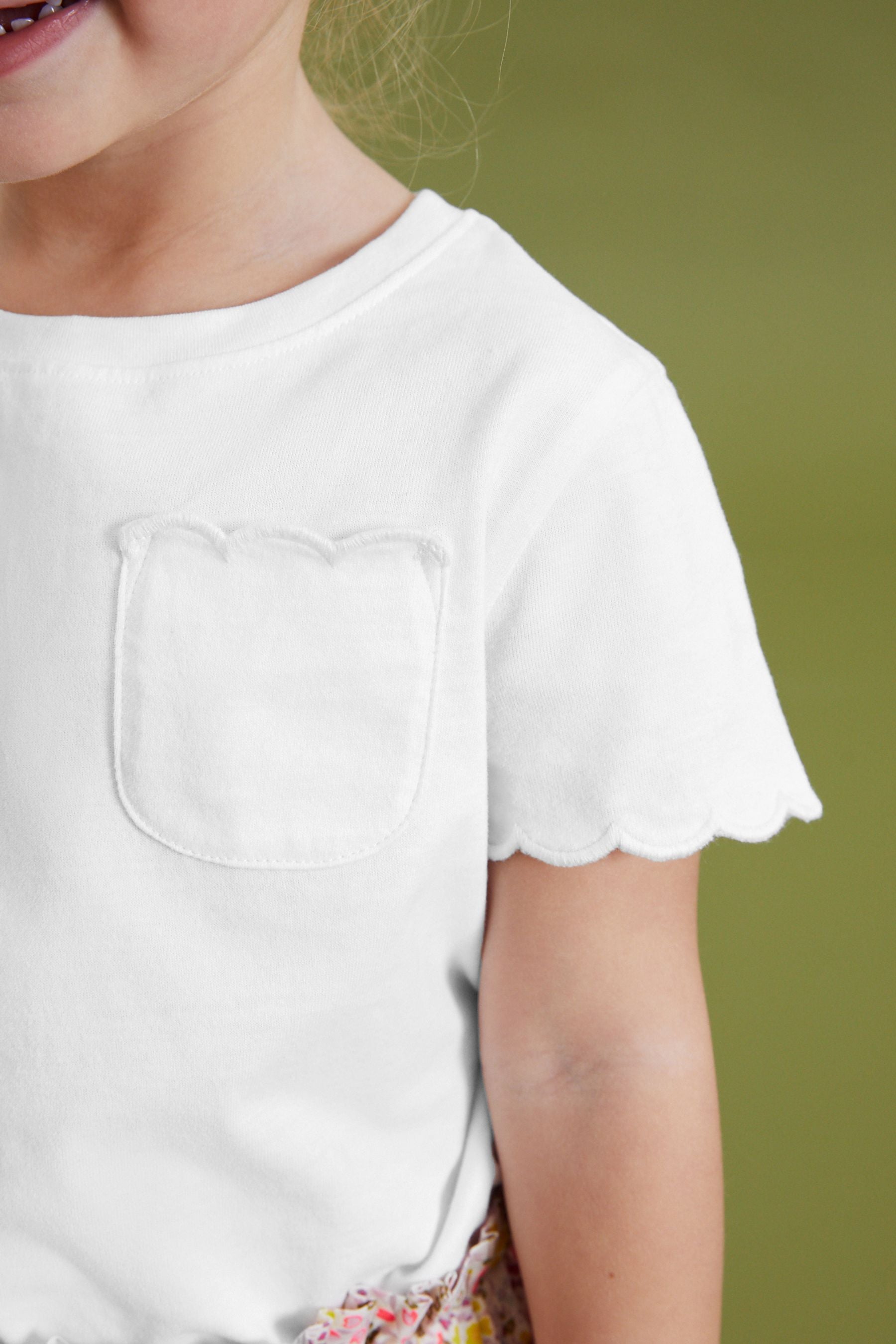 White Short Sleeve Scallop T-Shirt (3mths-7yrs)