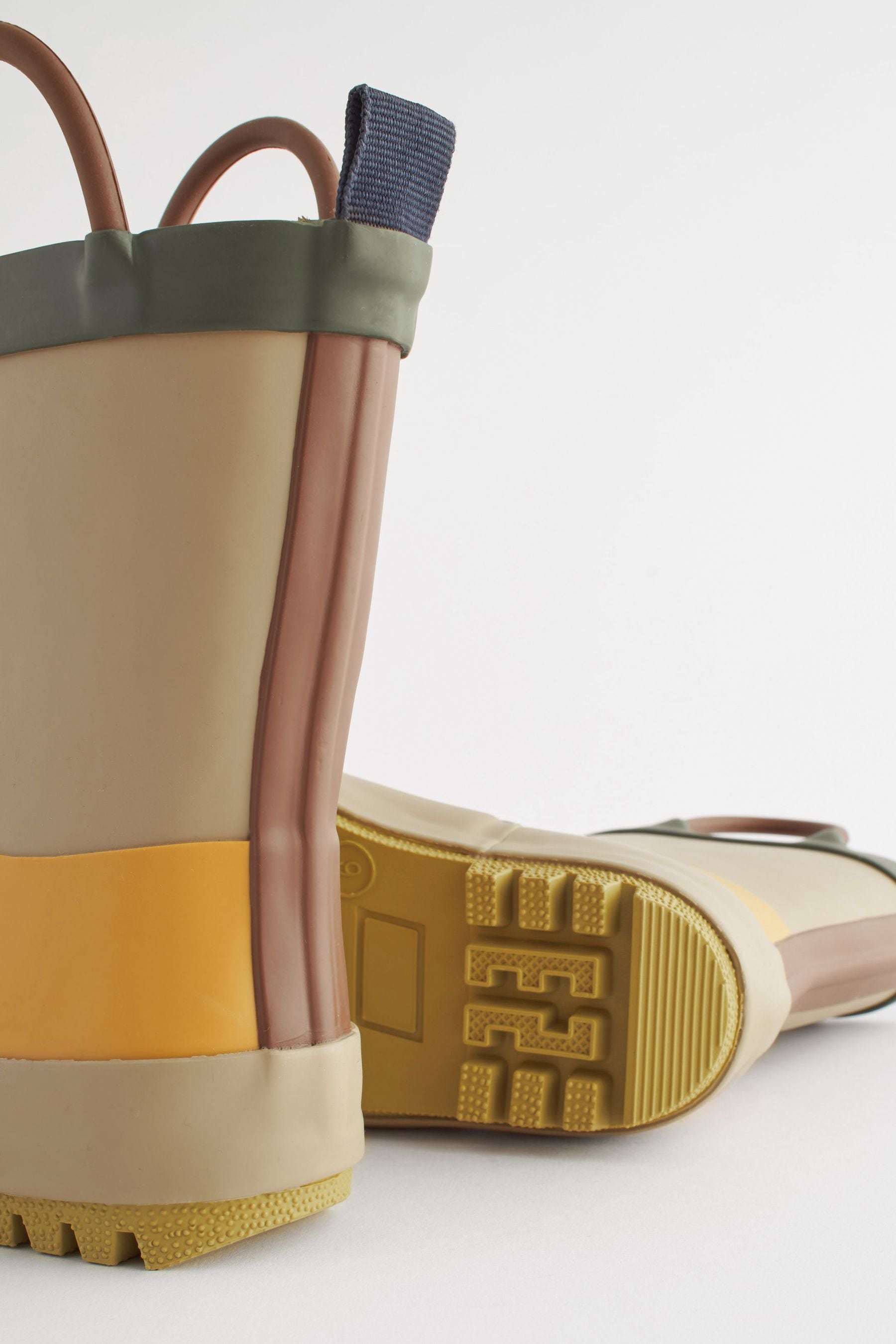 Neutral Colourblock Handle Wellies