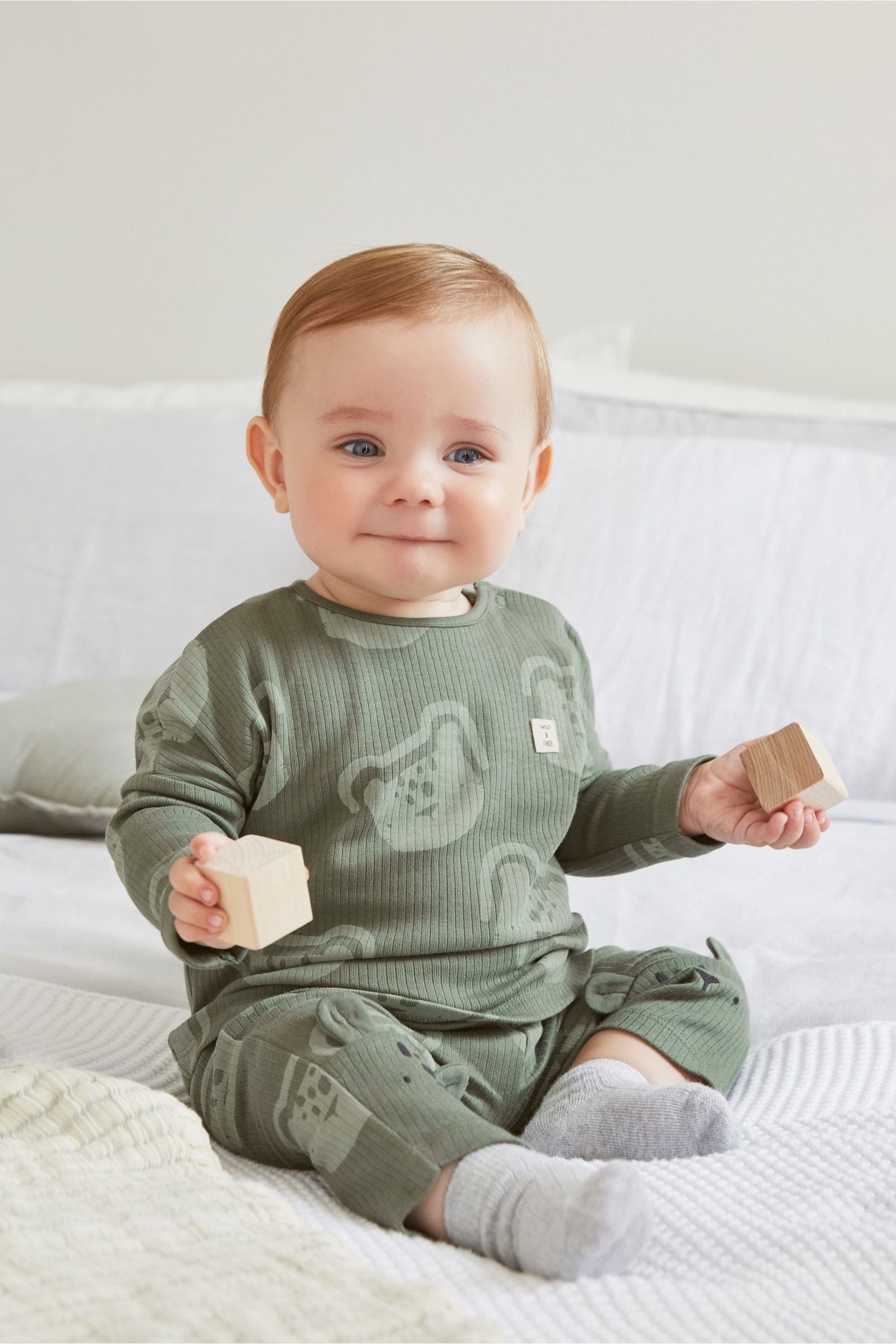 Green 2 Piece Baby T-Shirt And Leggings Set