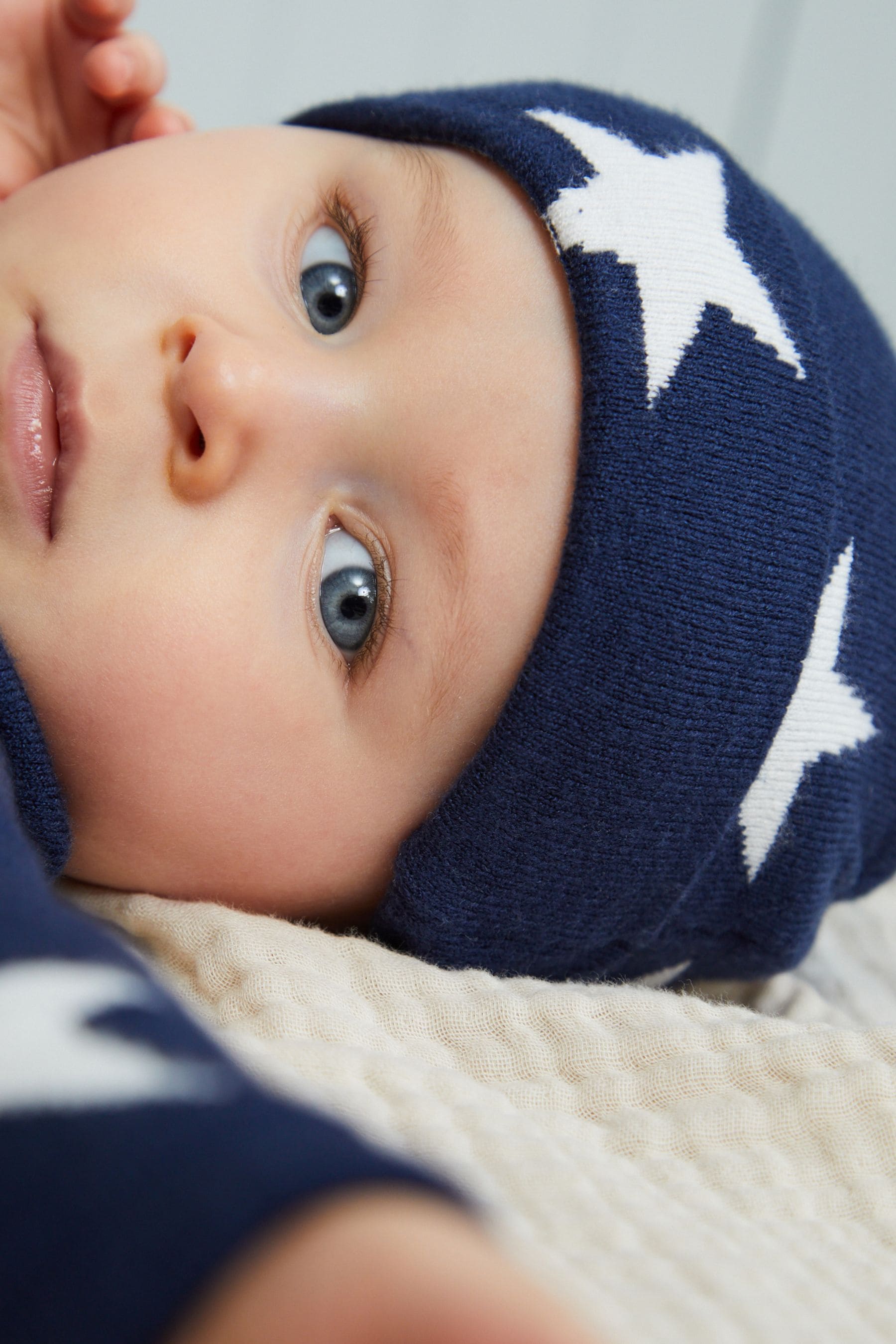 Navy Blue Star Beanie Baby Hat (0mths-2yrs)