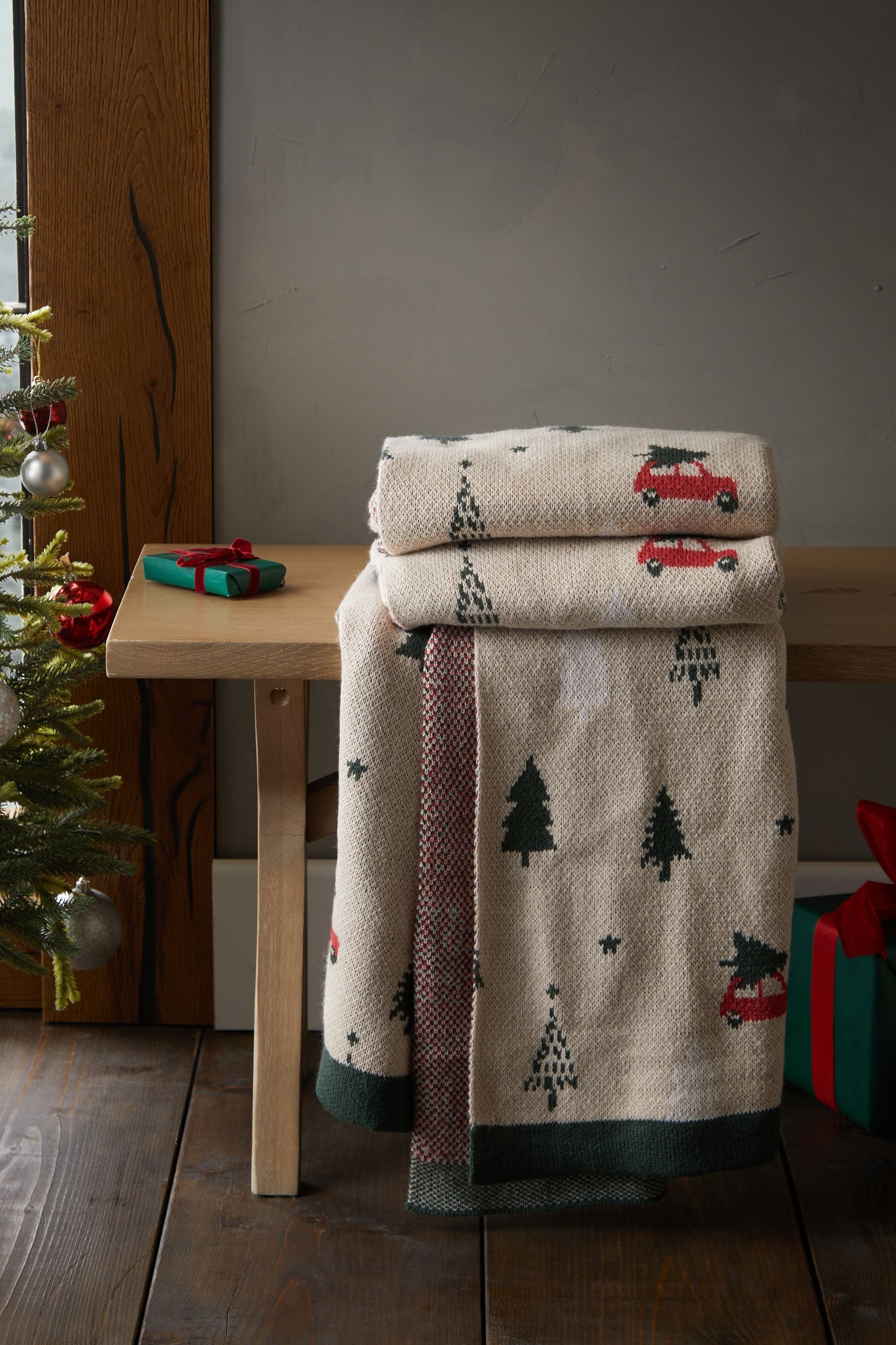 Natural Knitted Christmas Graphic Throw