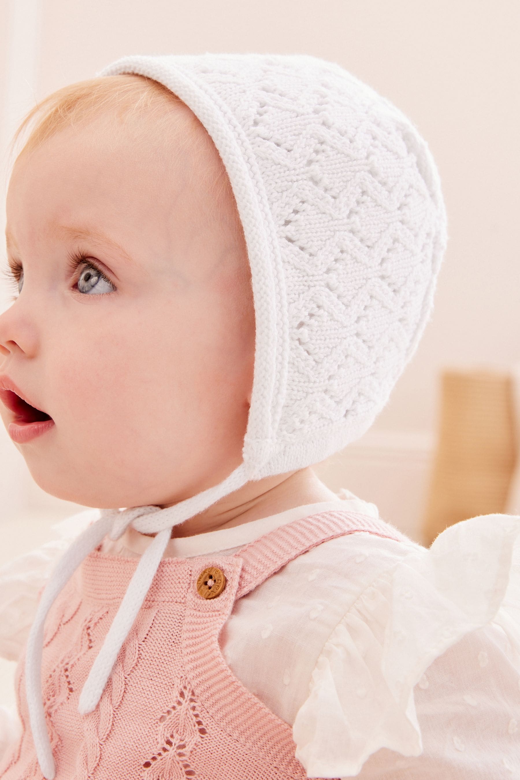 White Delicate Knitted Baby Bonnet Hat (0mths-2yrs)