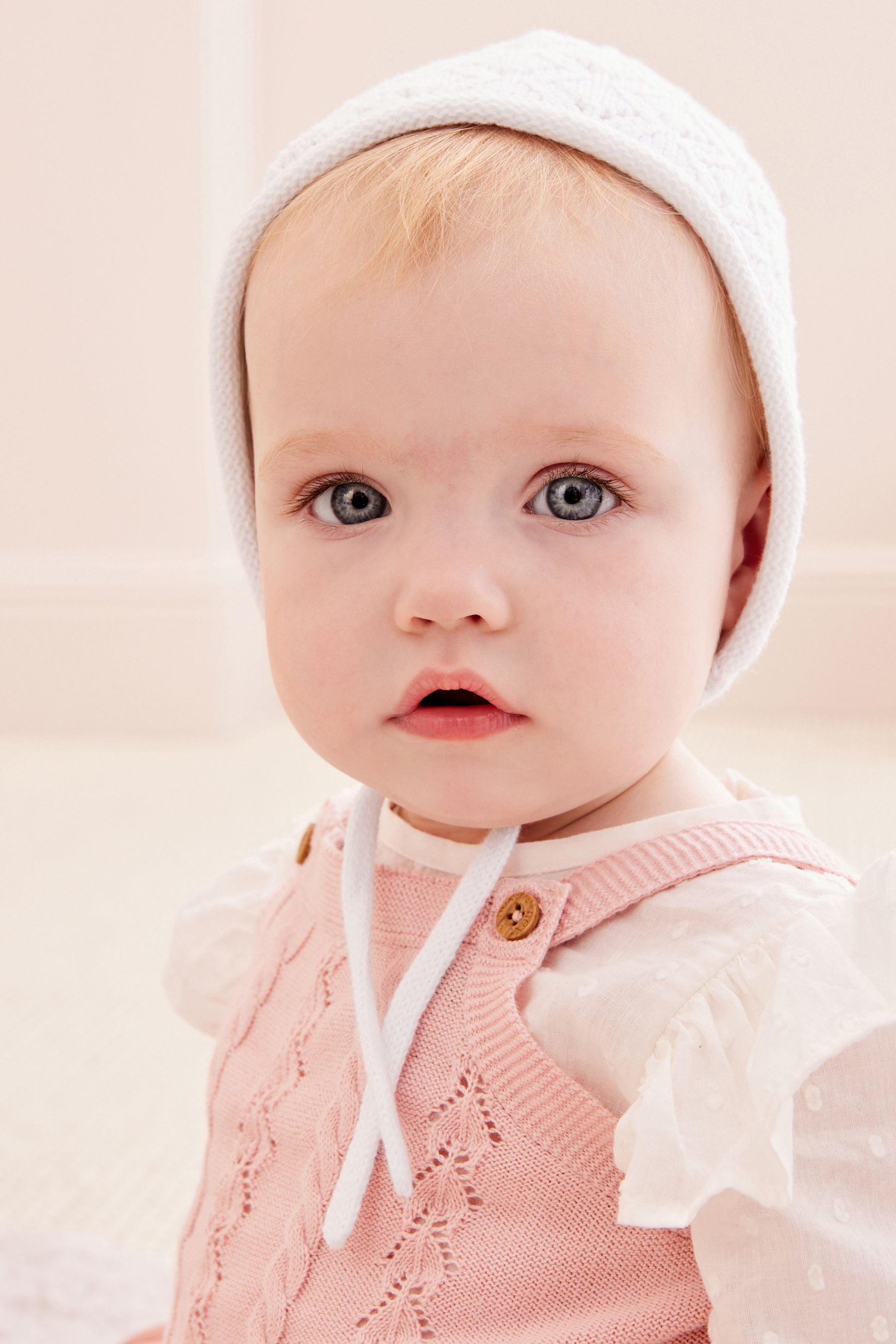 White Delicate Knitted Baby Bonnet Hat (0mths-2yrs)