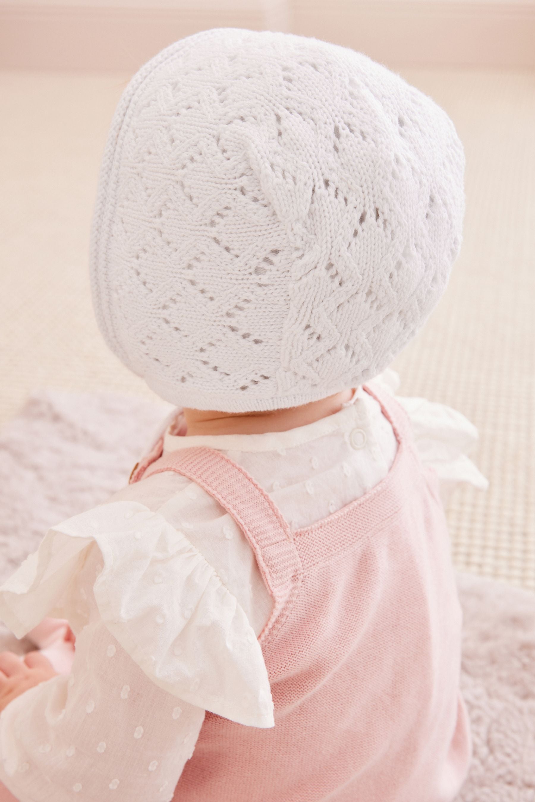 White Delicate Knitted Baby Bonnet Hat (0mths-2yrs)