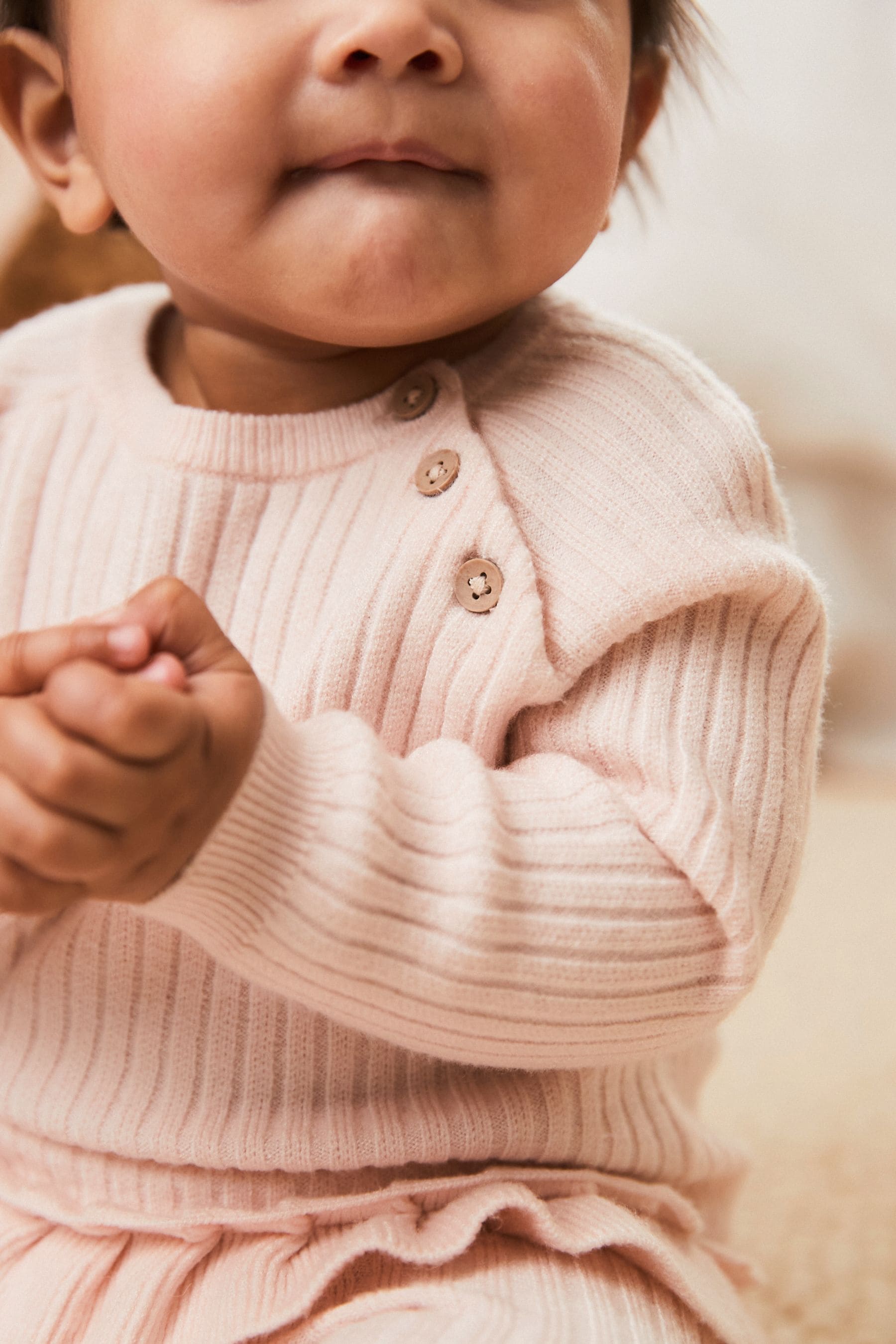 Pale Pink Knitted Baby 2 Piece Set (0mths-2yrs)