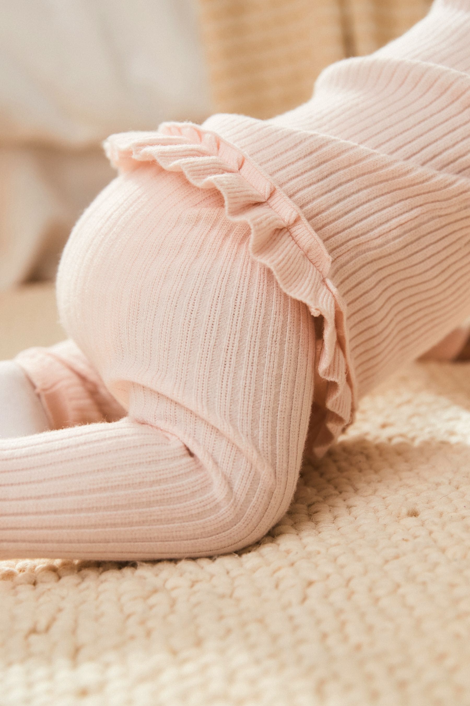 Pale Pink Knitted Baby 2 Piece Set (0mths-2yrs)