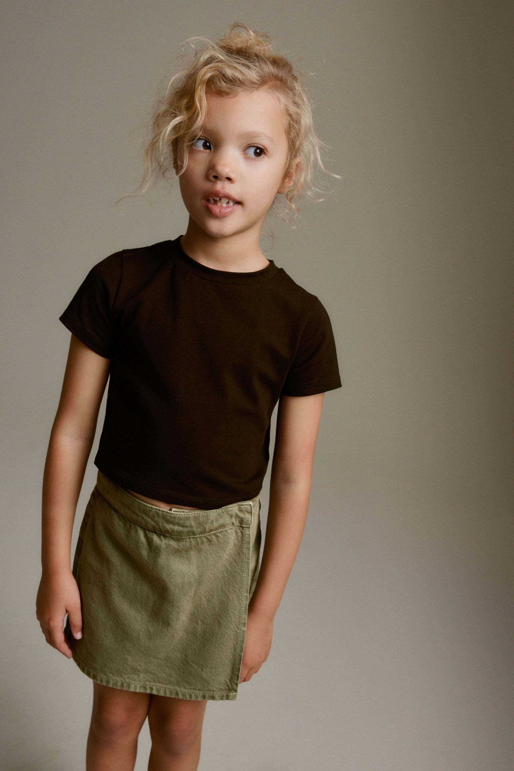 Black Boxy T-Shirt (3-16yrs)