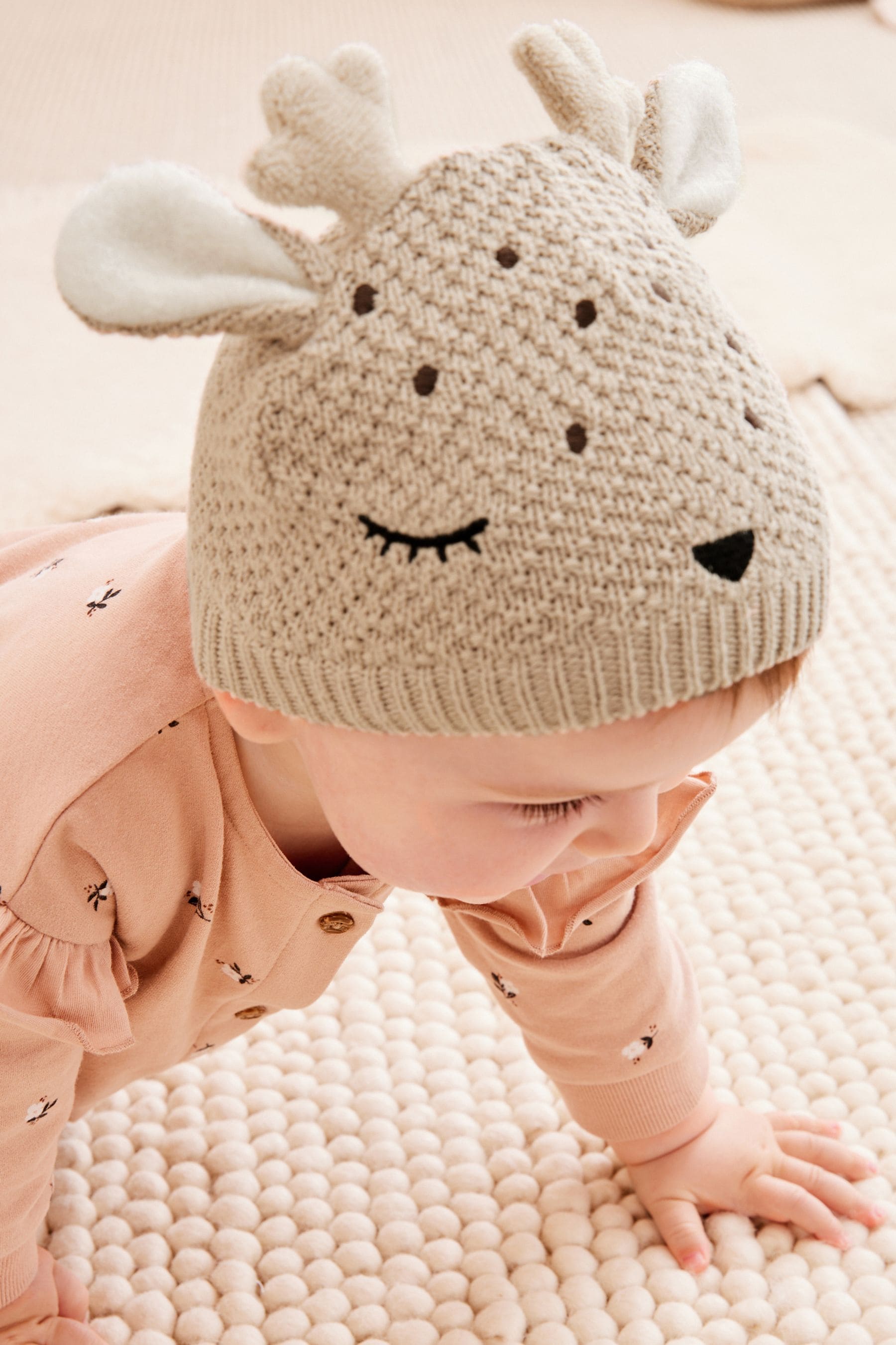 Beige Brown Reindeer Knit Hat (0mths-2yrs)