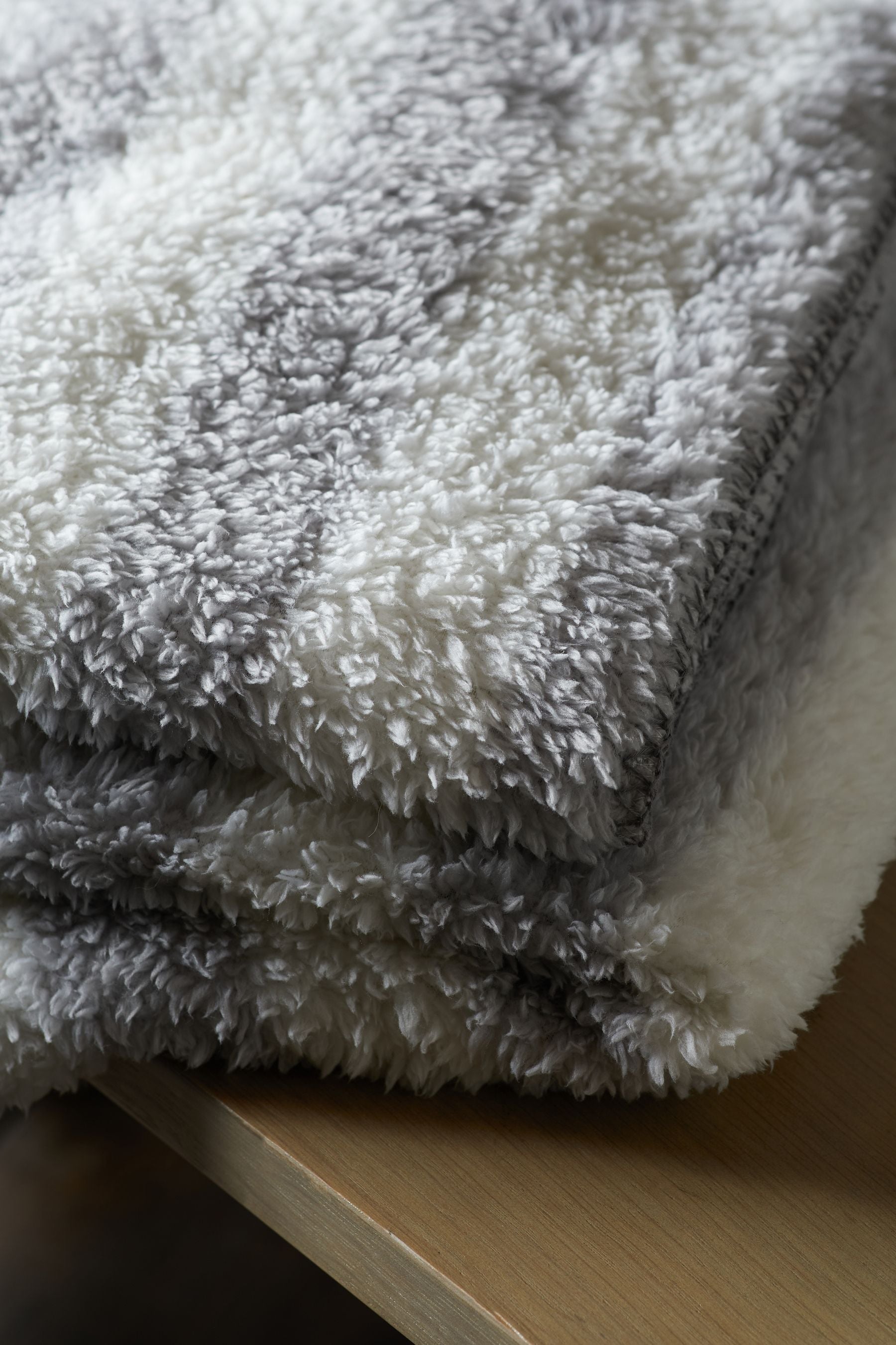 Grey/White Snuggle Teddy Fleece Throw