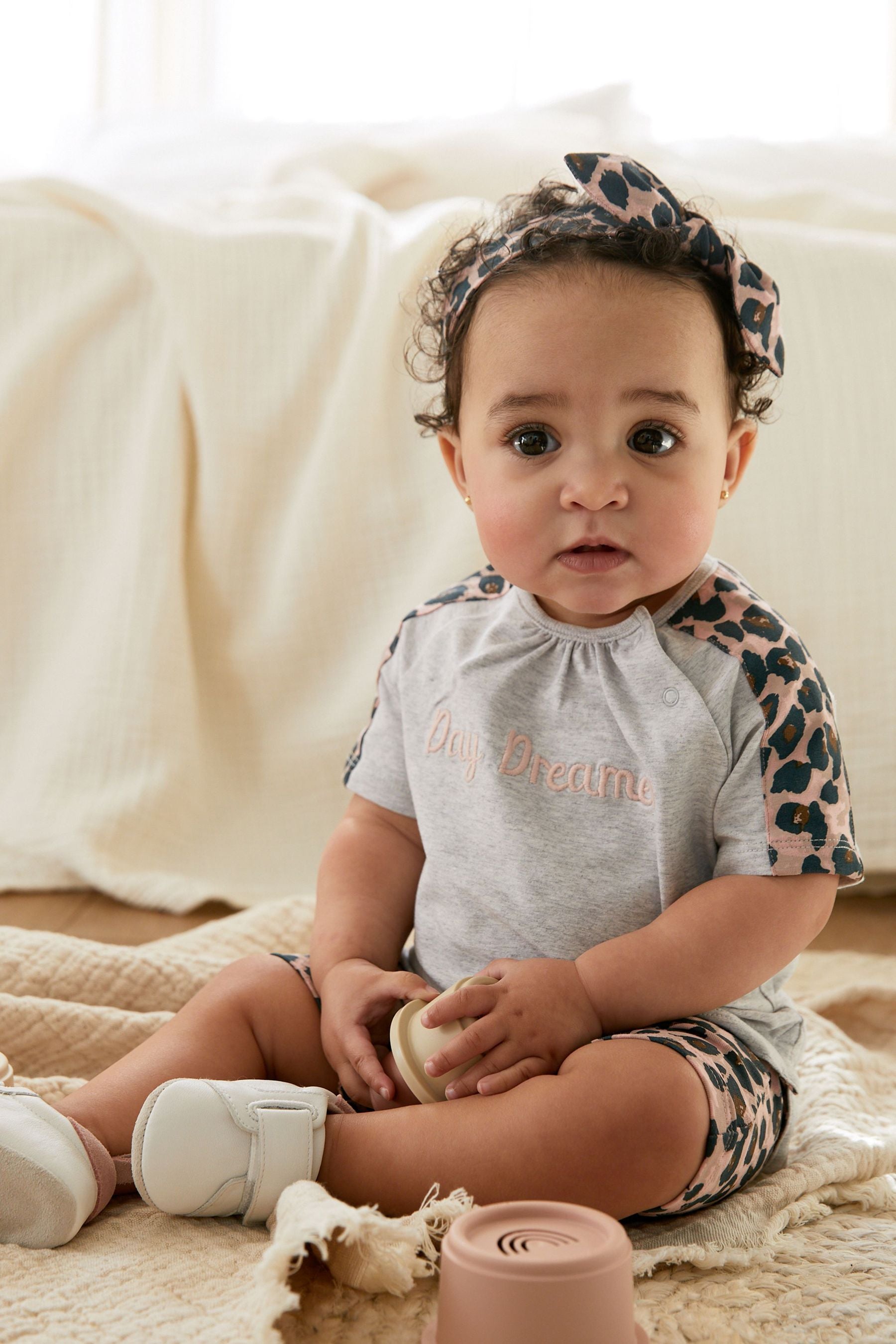 Leopard Print Grey and Pink Baby 3 Piece T-Shirt, Shorts and Headband Set (0mths-2yrs)