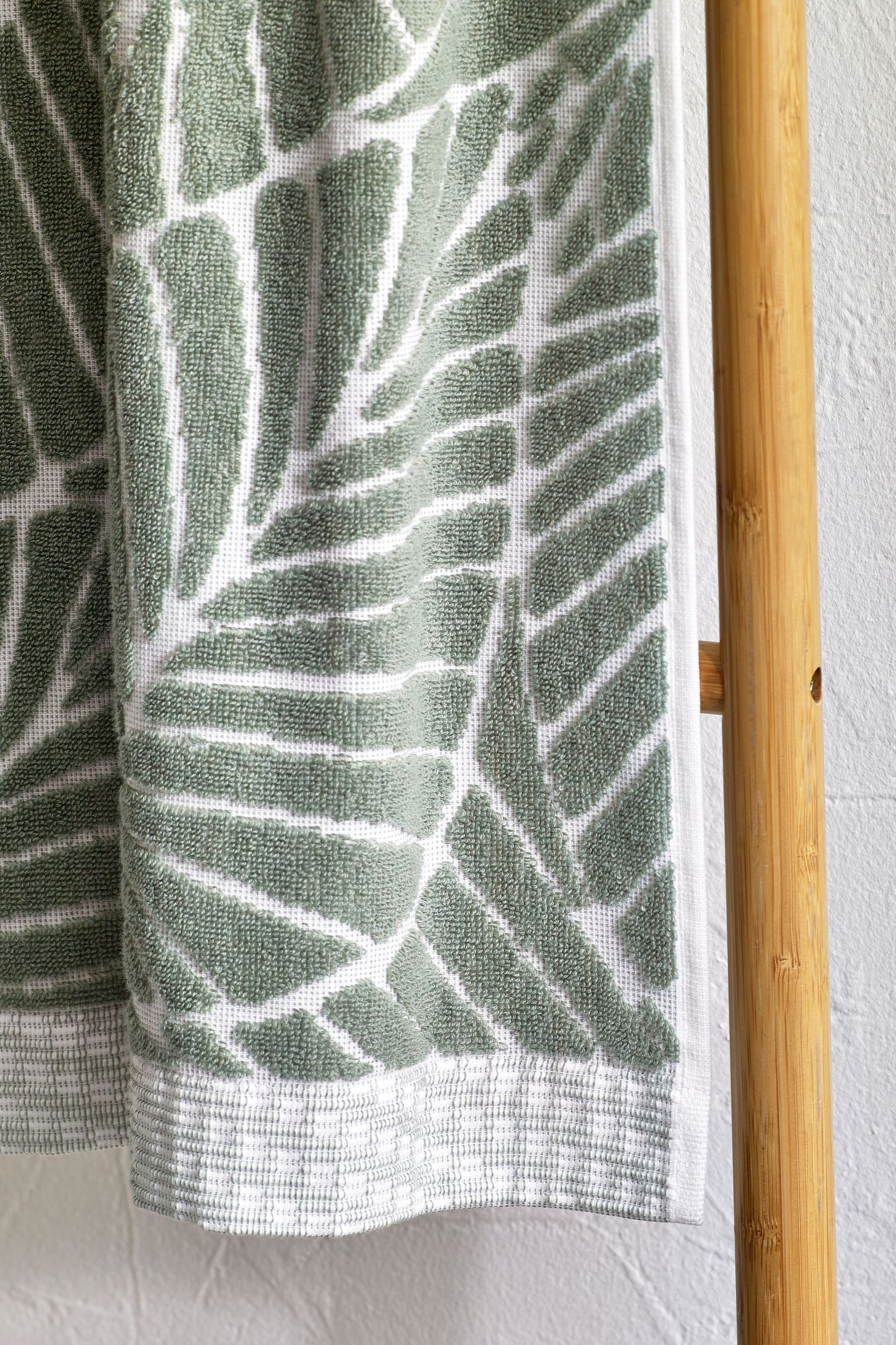 Green Leaf Towel 100% Cotton