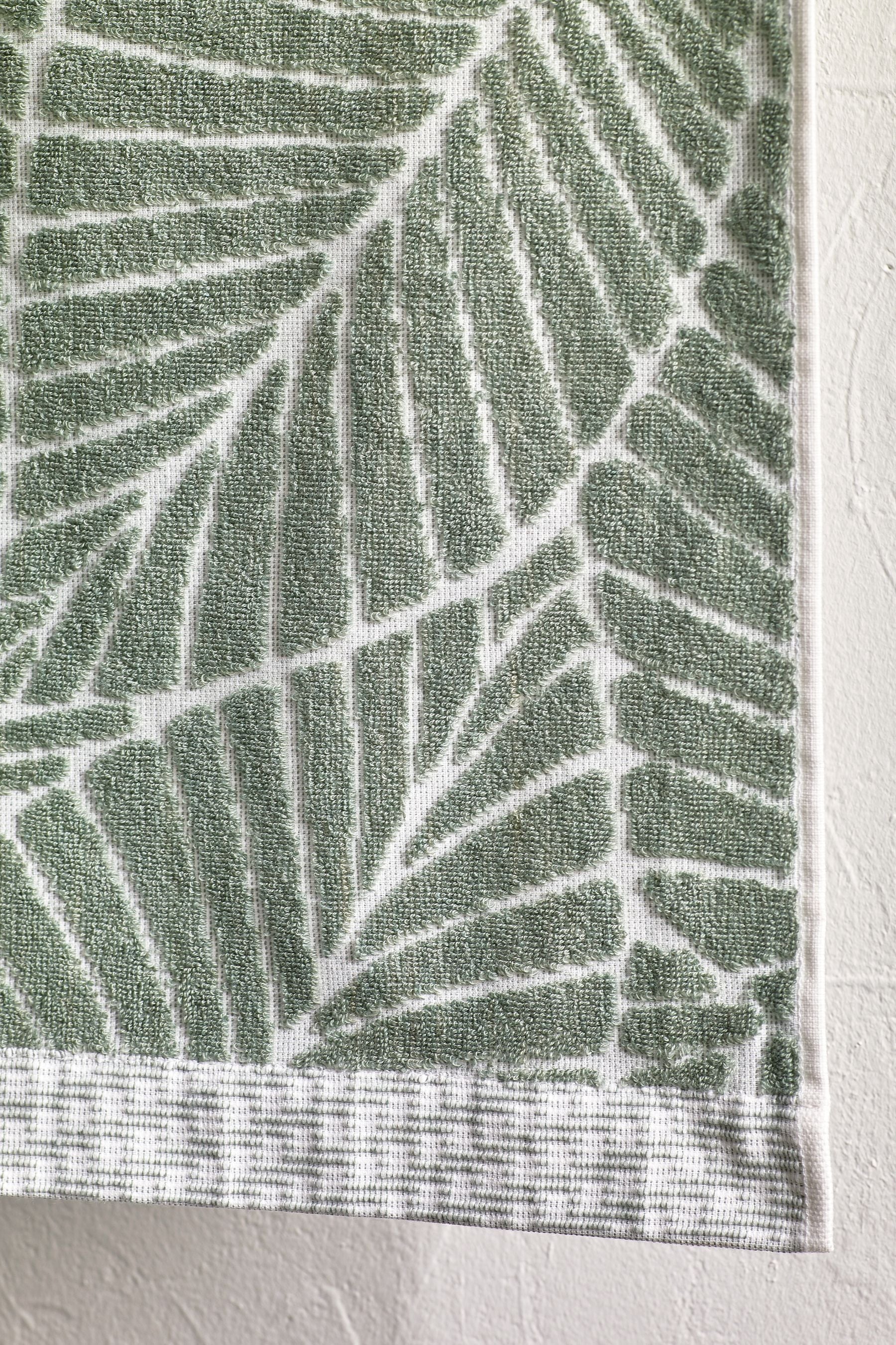 Green Leaf Towel 100% Cotton