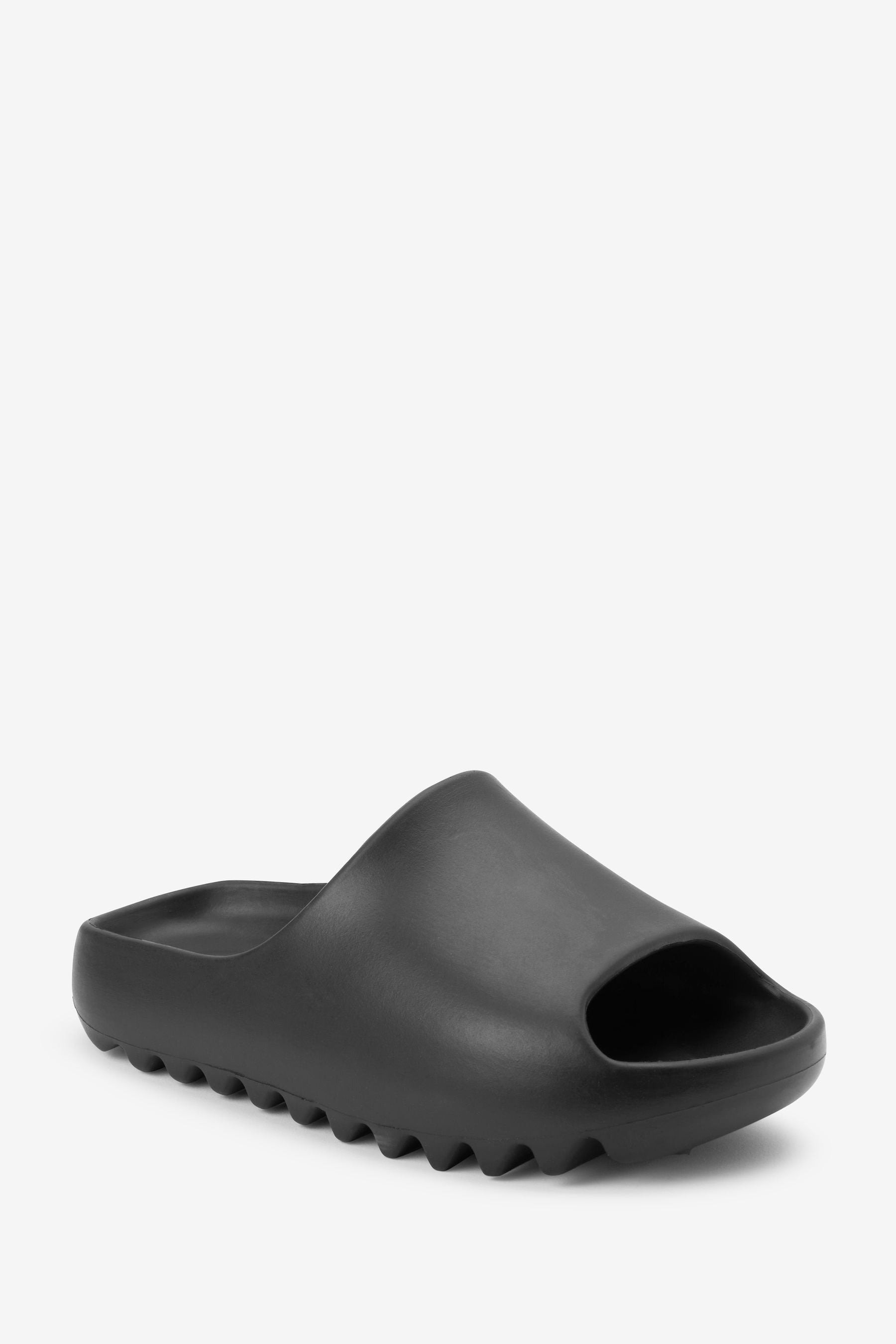 Black Chunky Sliders