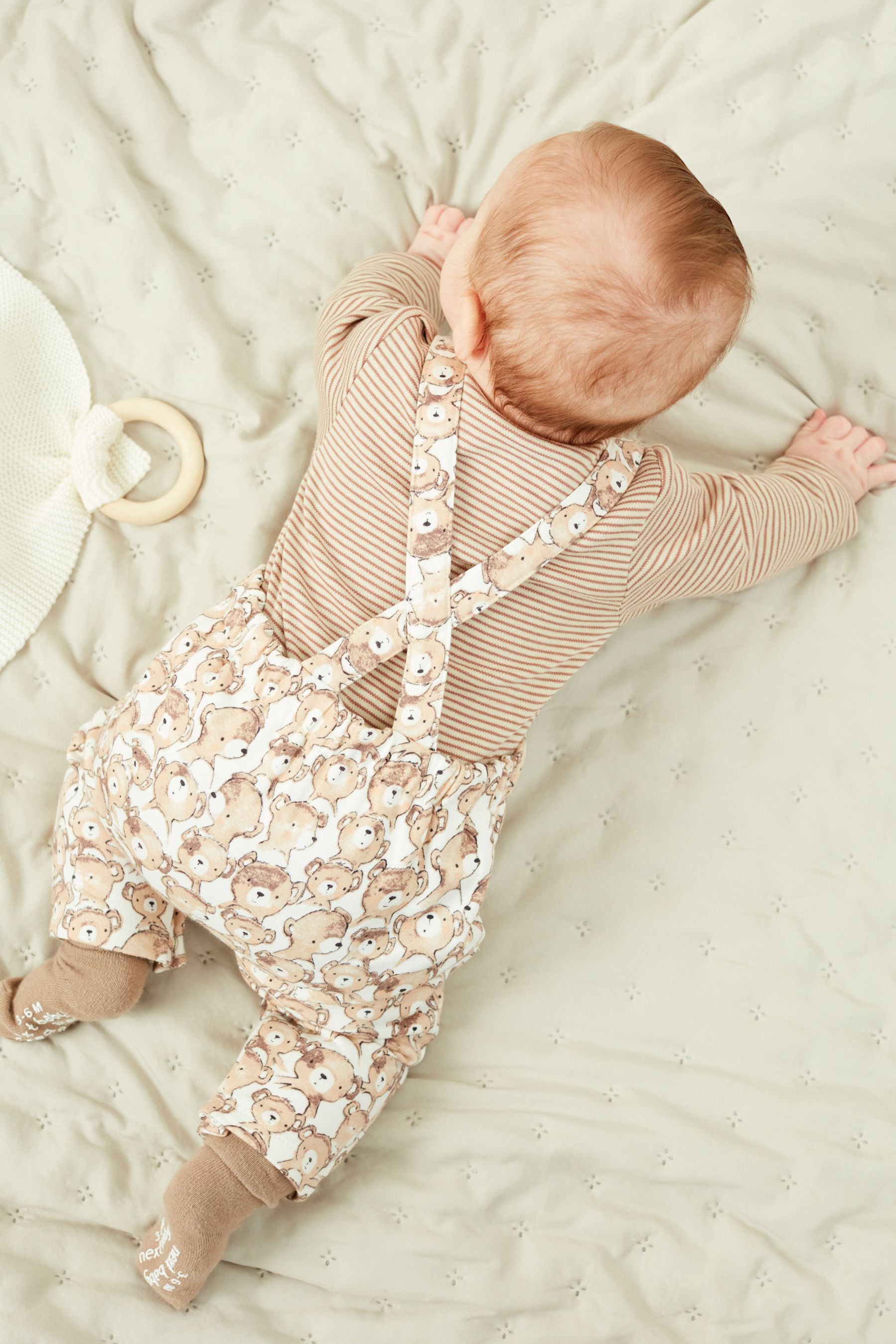 Neutral Bear Print Baby 2 Piece Dungarees And Bodysuit Set (0mths-2yrs)