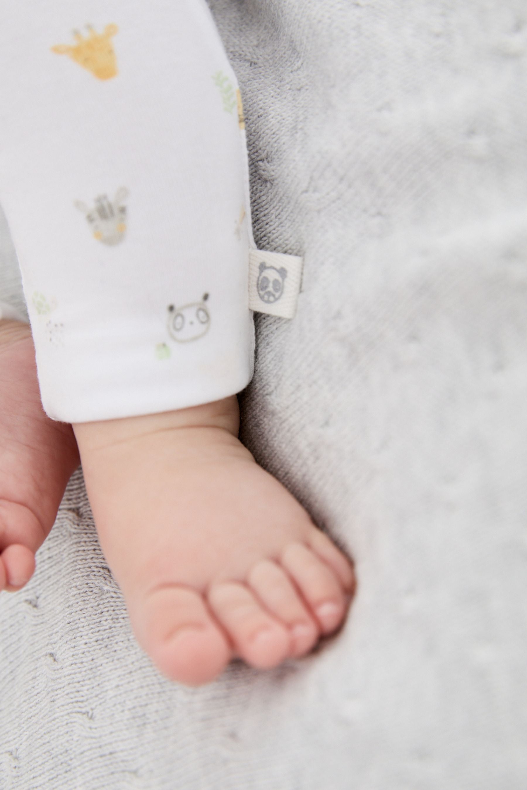 White Baby 3 Piece Jacket, T-Shirt And Leggings Set (0-12mths)