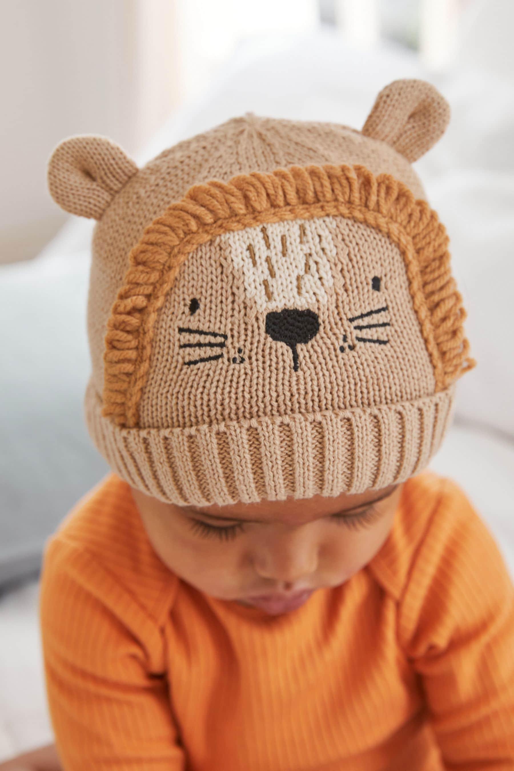 Tan Brown Lion Knitted Baby Hat (0mths-2yrs)