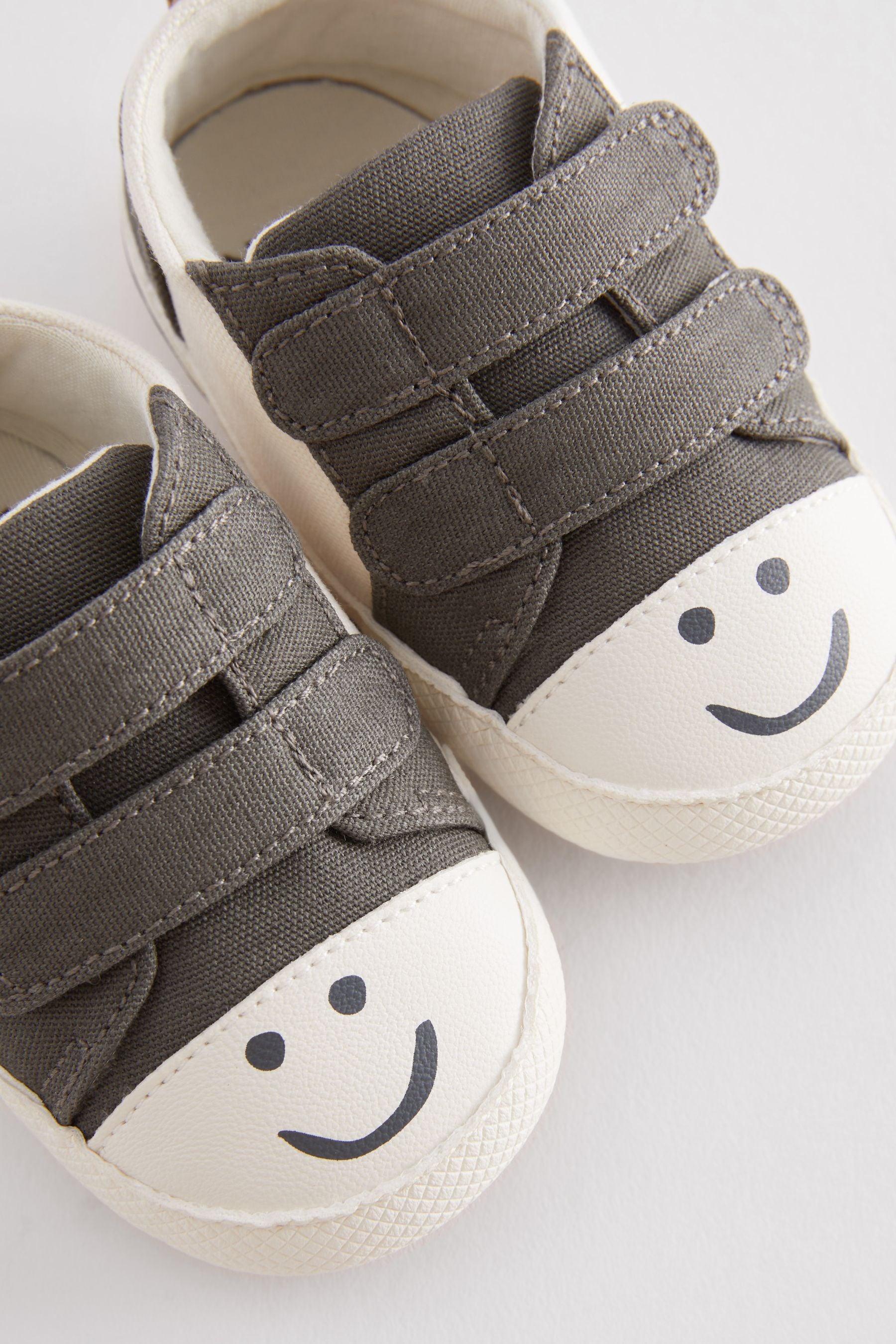 Black/White Happy Two Strap Baby Trainers (0-24mths)