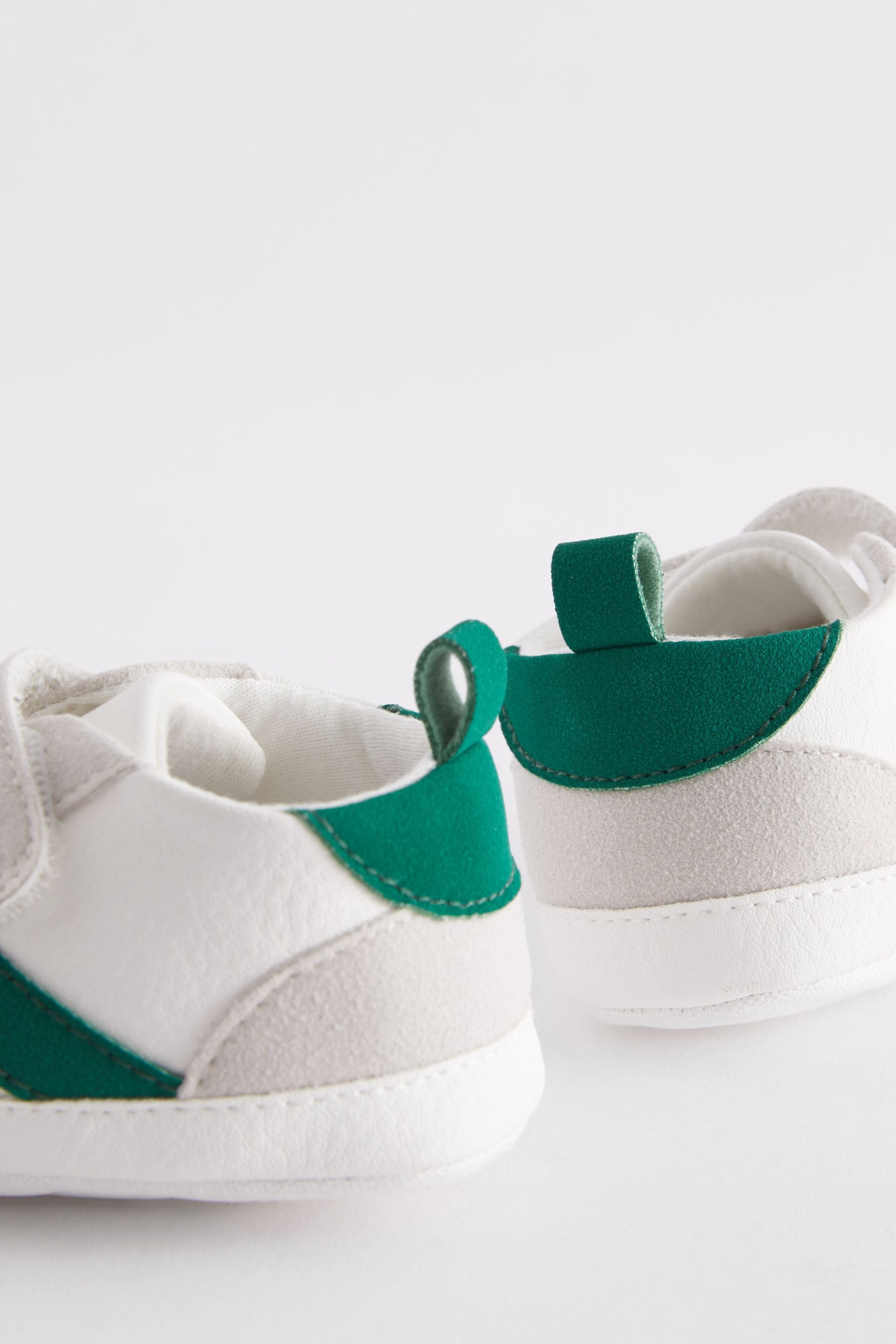 White/Green Touch Fastening Chevron Baby Trainers (0-24mths)