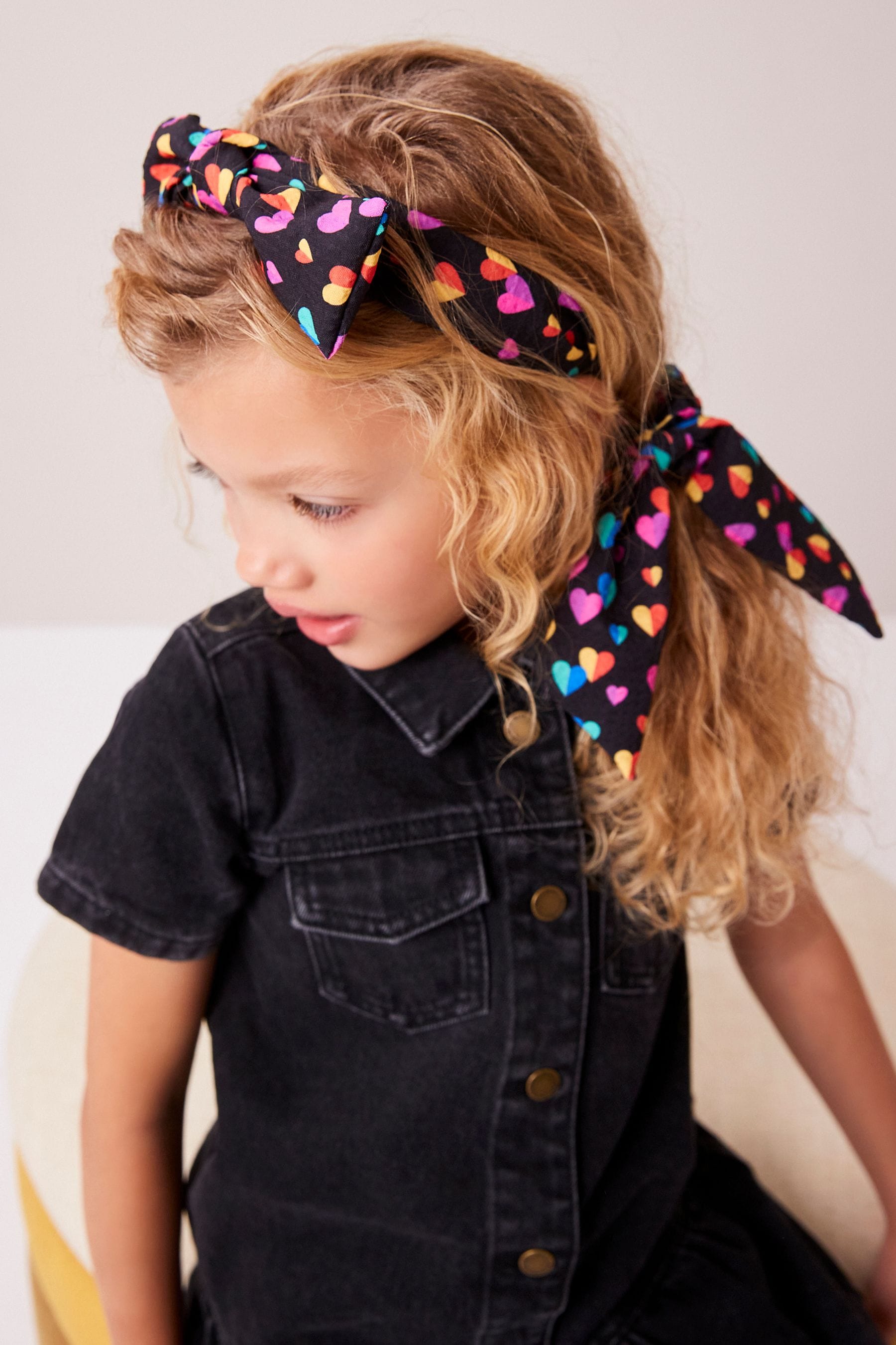 Black Heart Print Bow Scrunchie