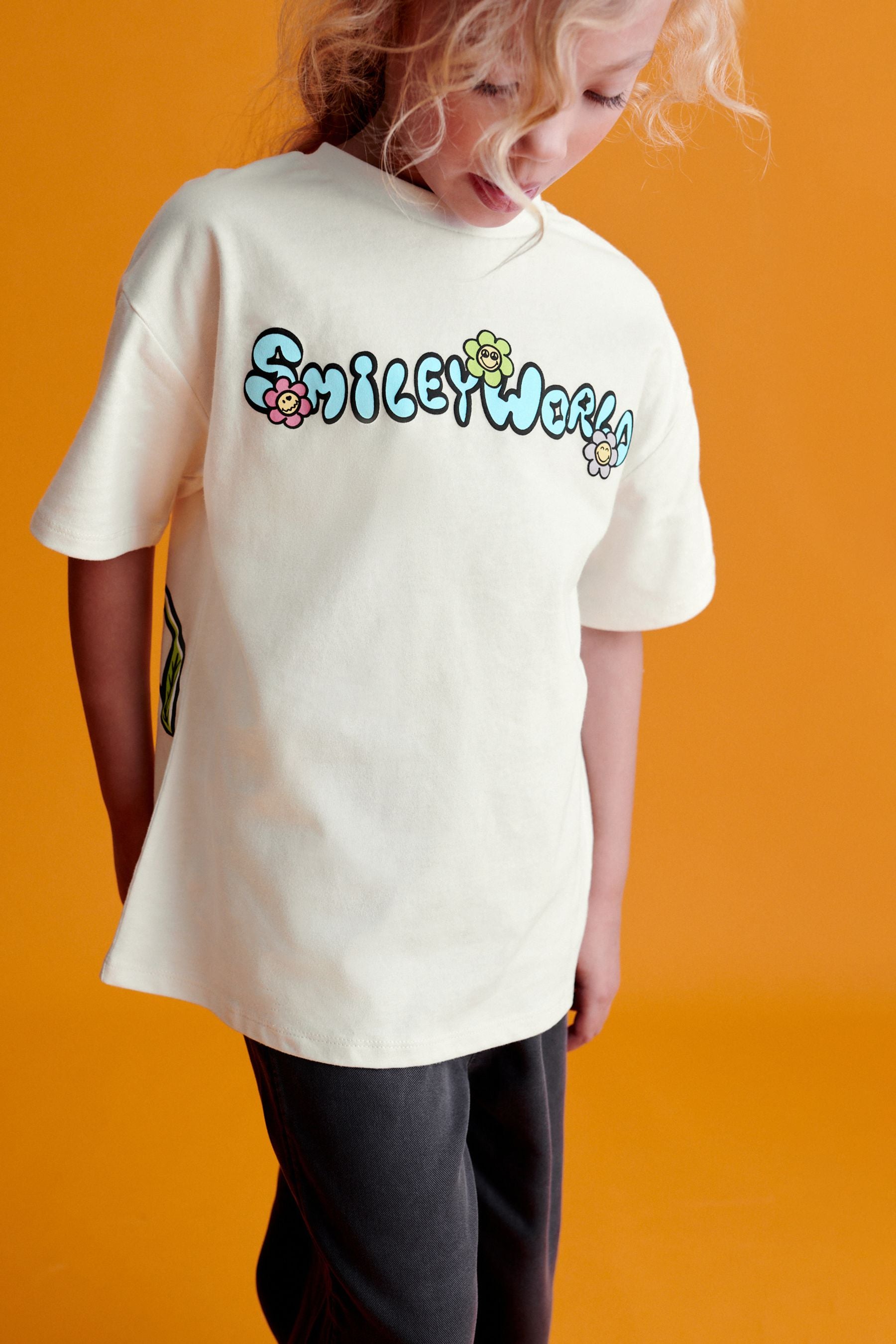 Ecru White Oversized World T-Shirt (3-16yrs)