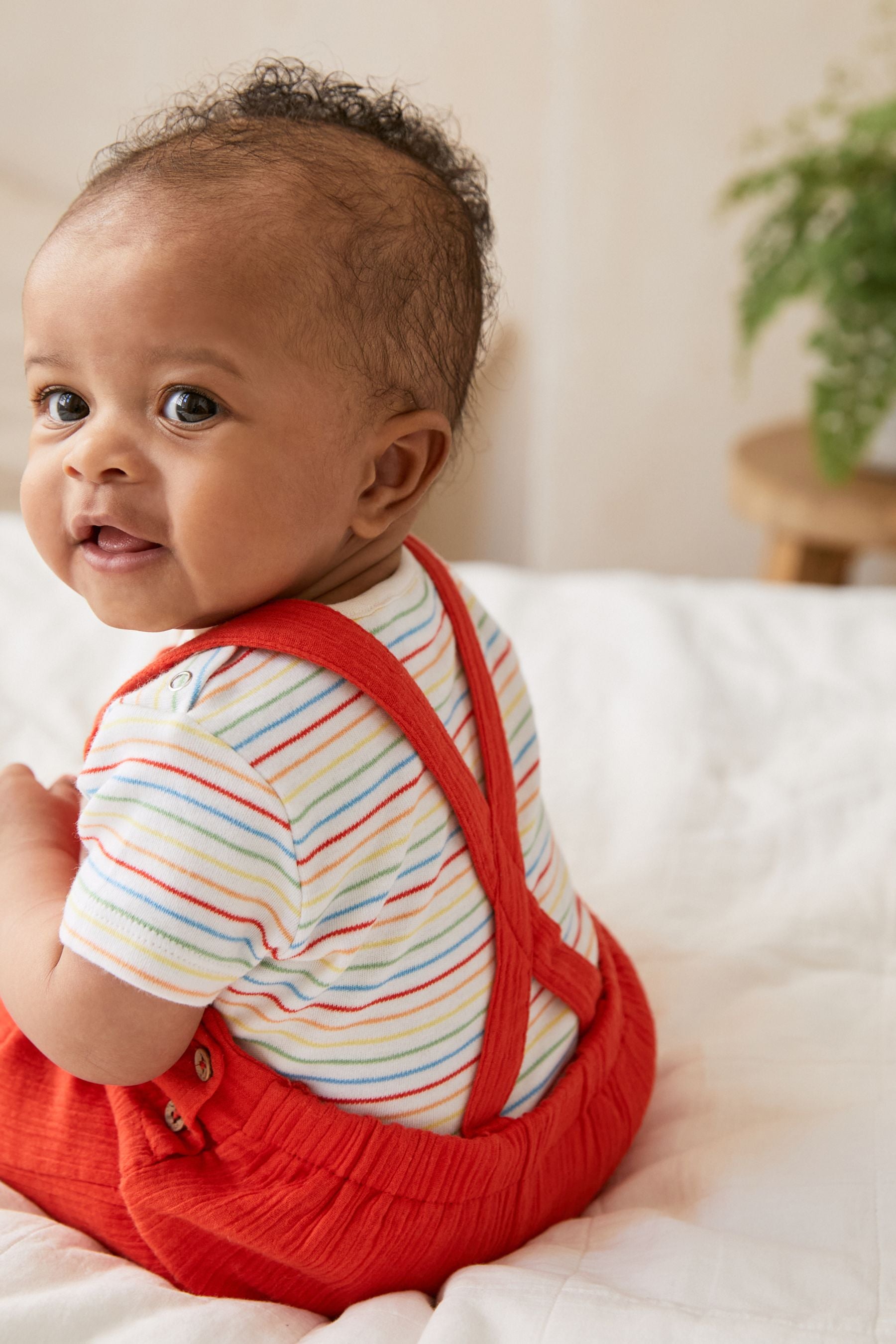 Red Baby 2 Piece Crinkle Dungarees And Bodysuit Set (0mths-2yrs)