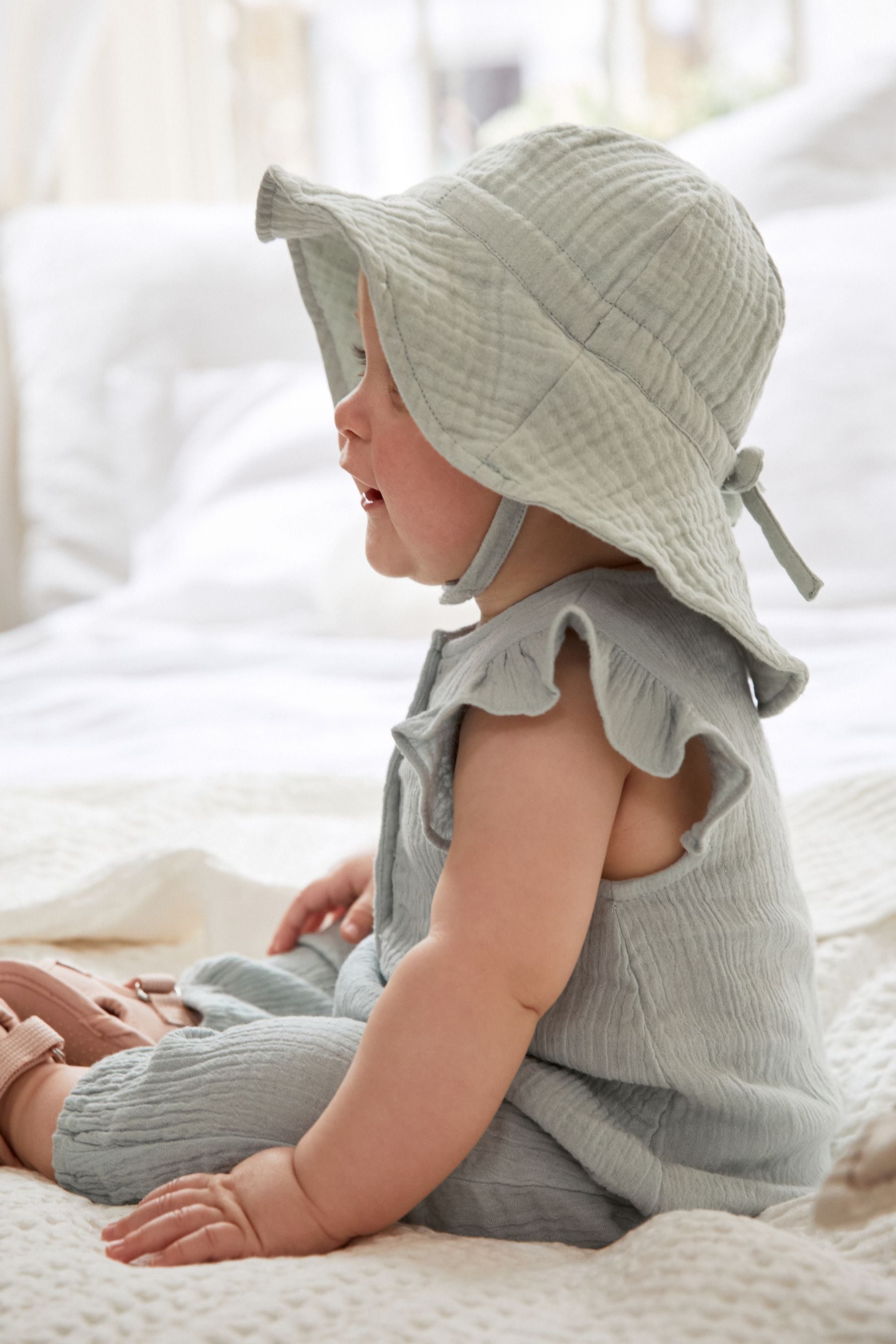 Mint Green Baby Low Back Summer Bucket Hat (0mths-2yrs)