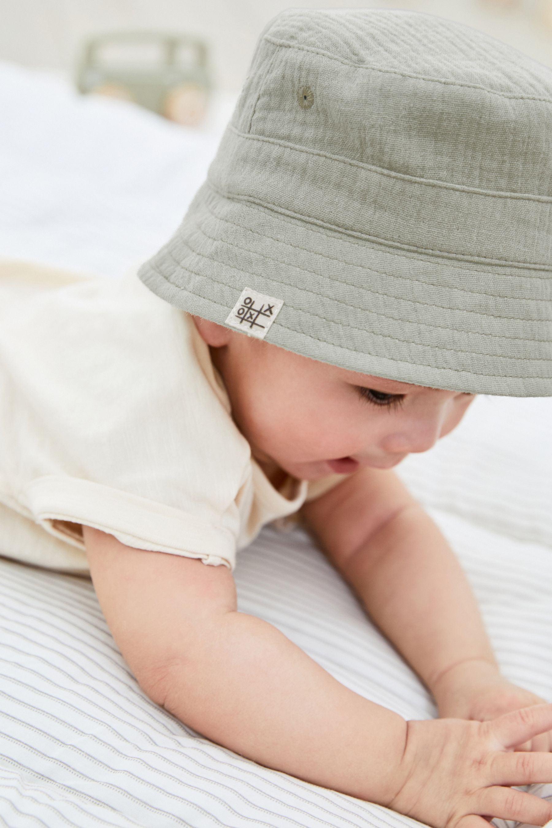 Green/Grey 2 Pack Baby Summer Crinkle Bucket Hats (0mths-2yrs)