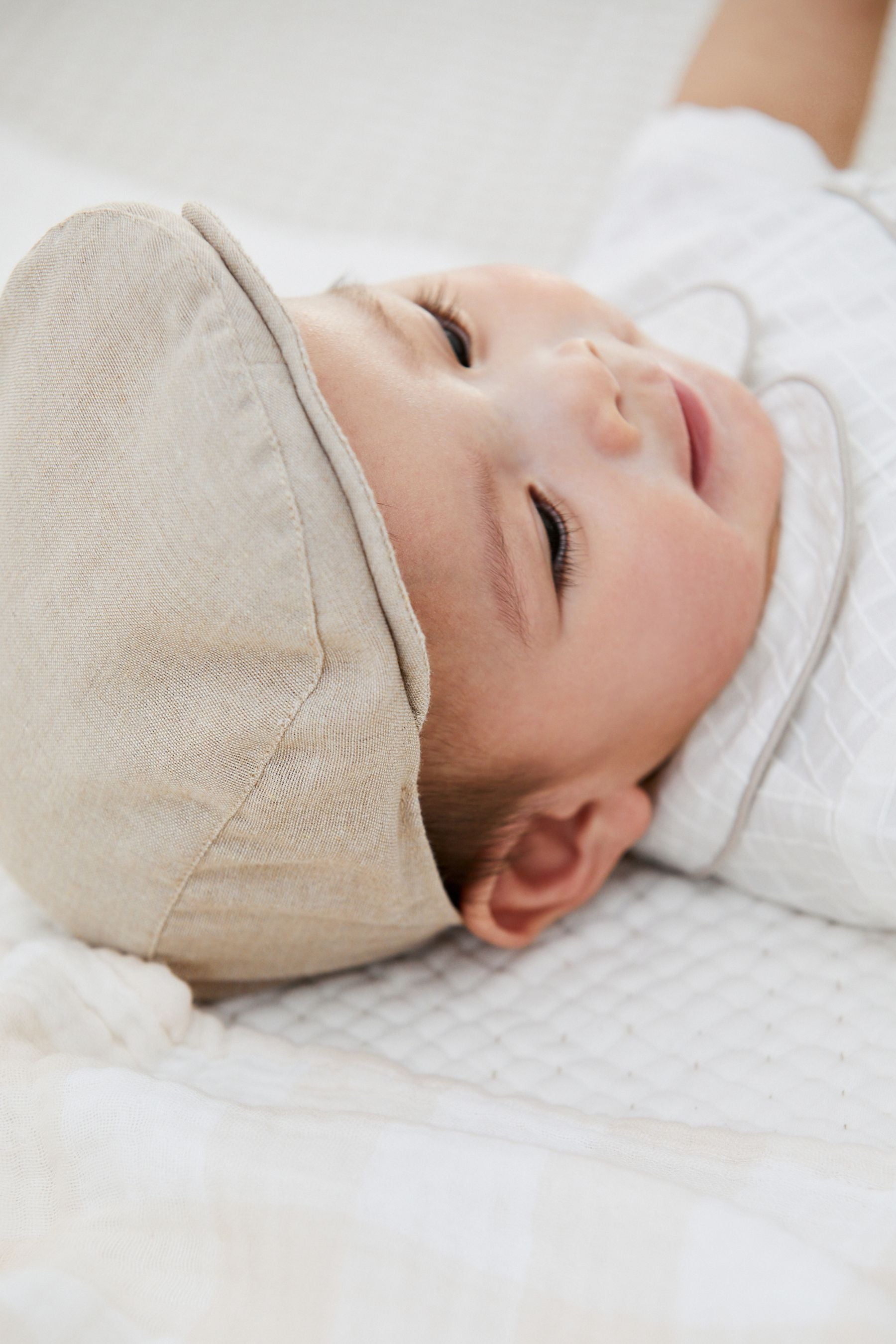 Beige Baby Flat Cap (0mths-2yrs)