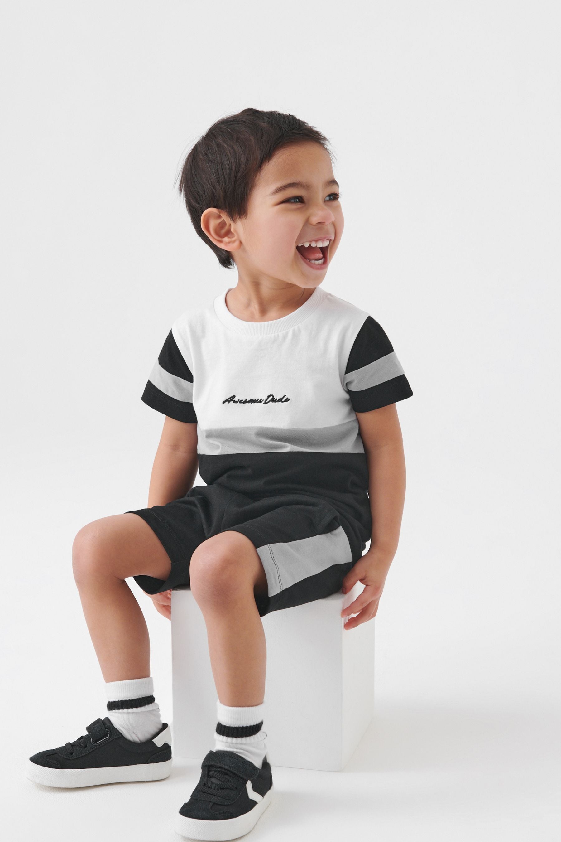 Black/White Colourblock T-Shirt and Shorts Set (3mths-7yrs)