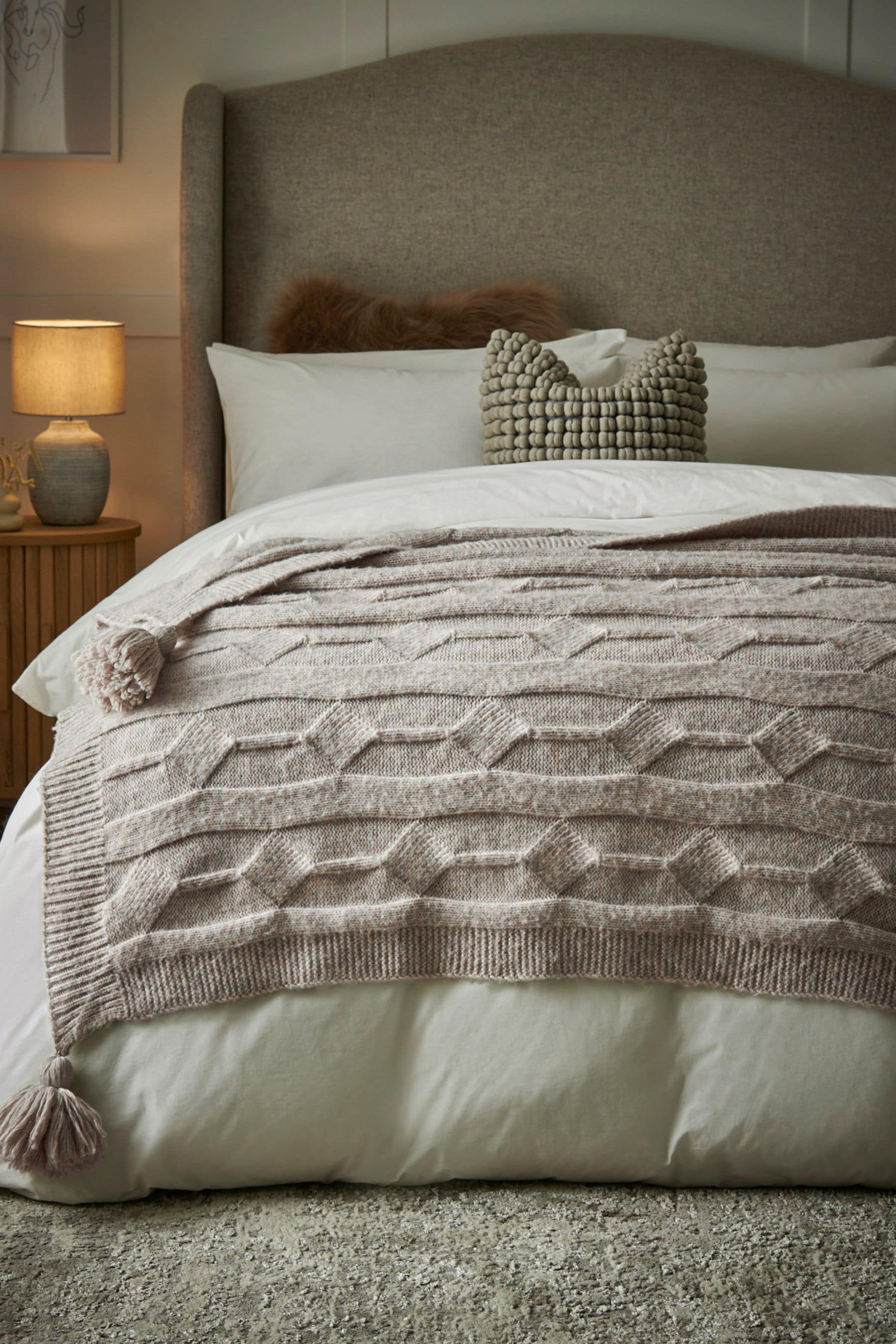 Light Grey Cosy Cable Knit Throw