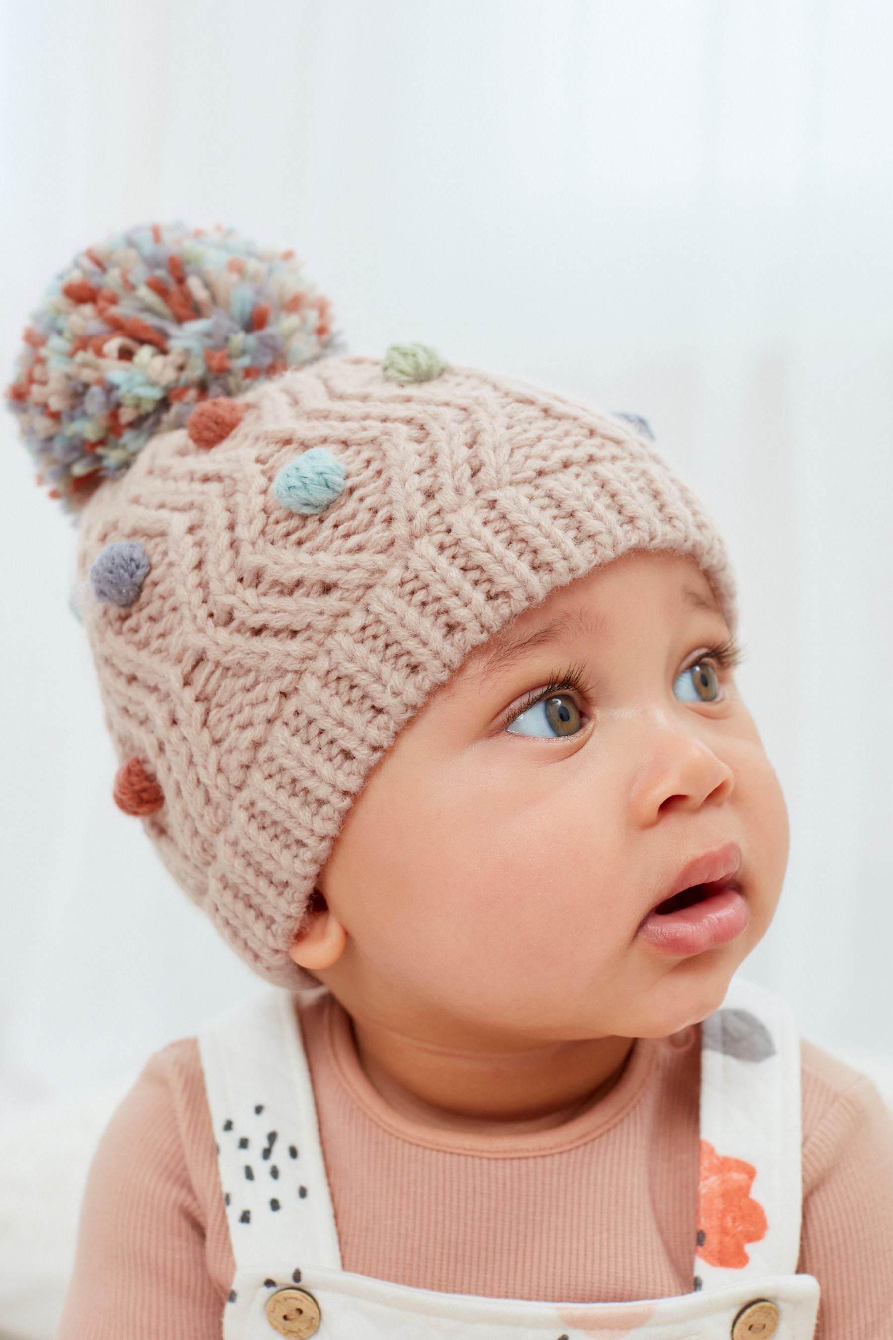 Cream/Rust Brown Knitted Baby Pom Hat (0mths-2yrs)