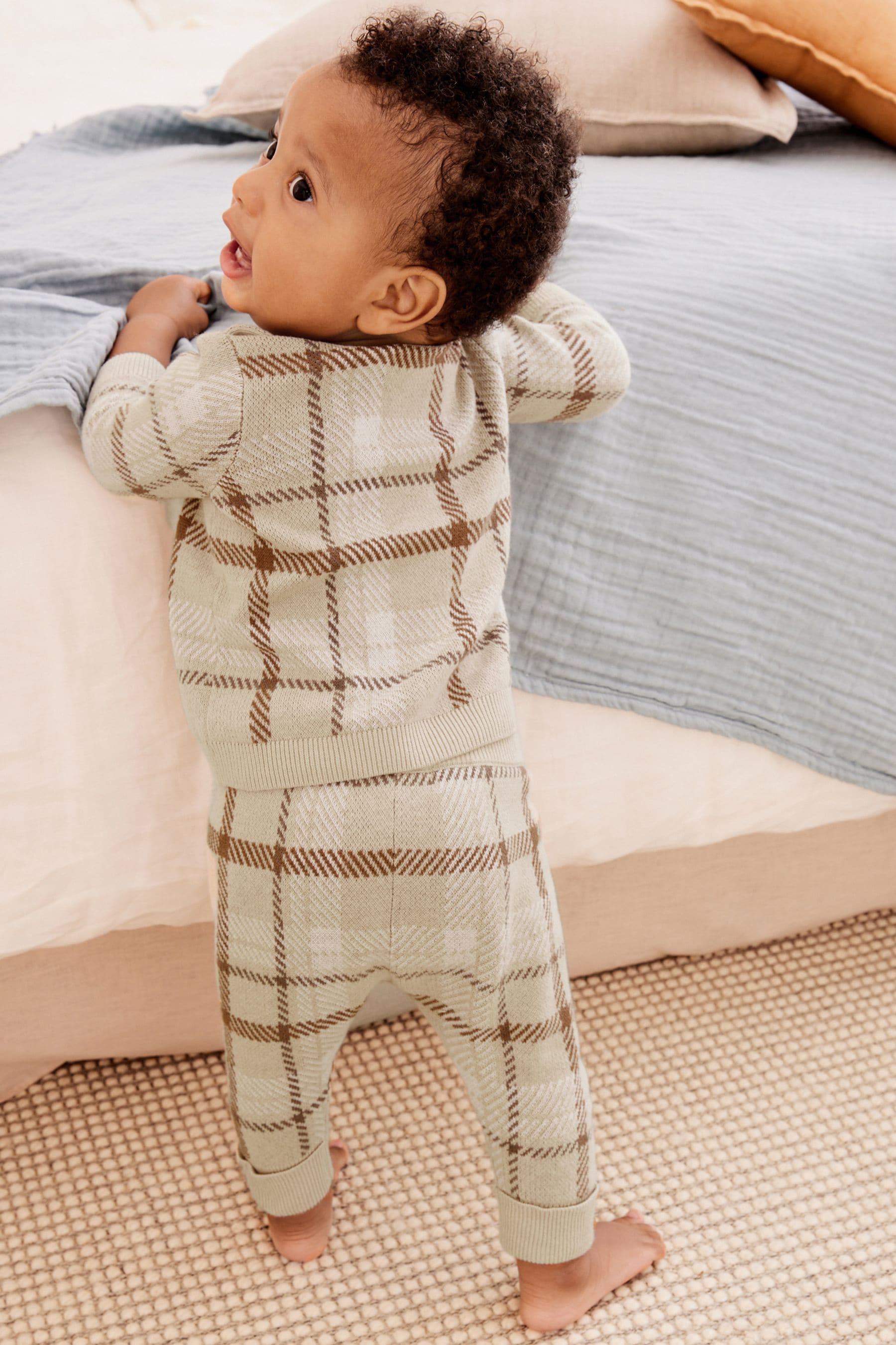 Brown Check Knitted Baby 2 Piece Set (0mths-2yrs)