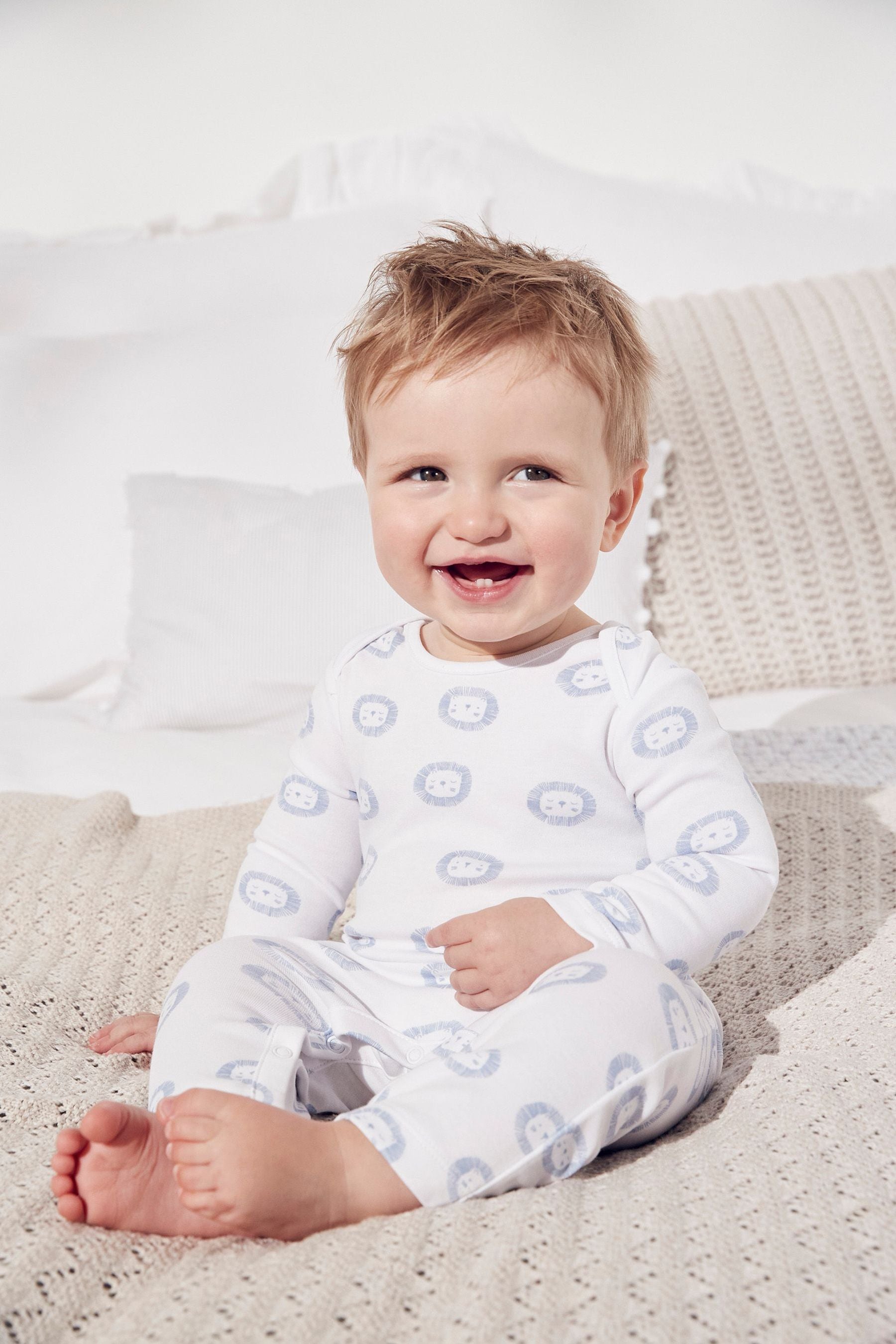 White The White Company White Lion Print Sleepsuit