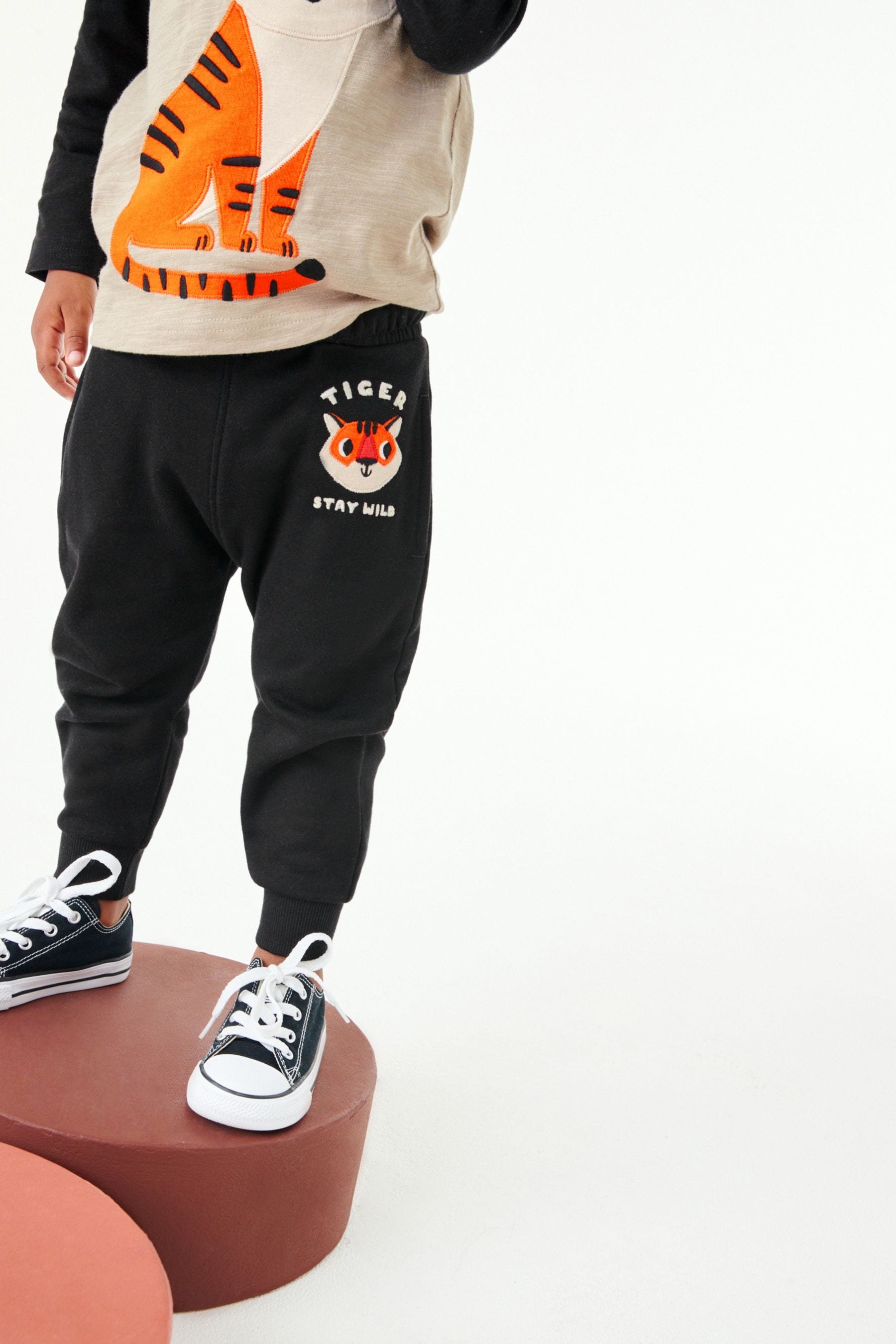 Monochrome Tiger Long Sleeve Appliqu T-Shirt And Joggers Set (3mths-7yr