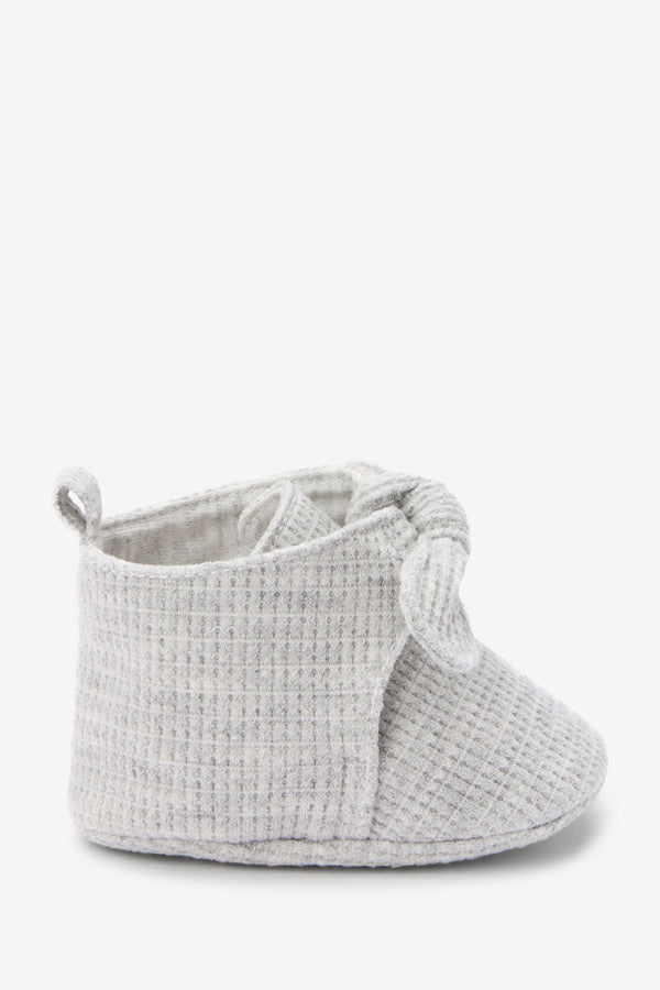 Grey Waffle Tie Booties (0-18mths)