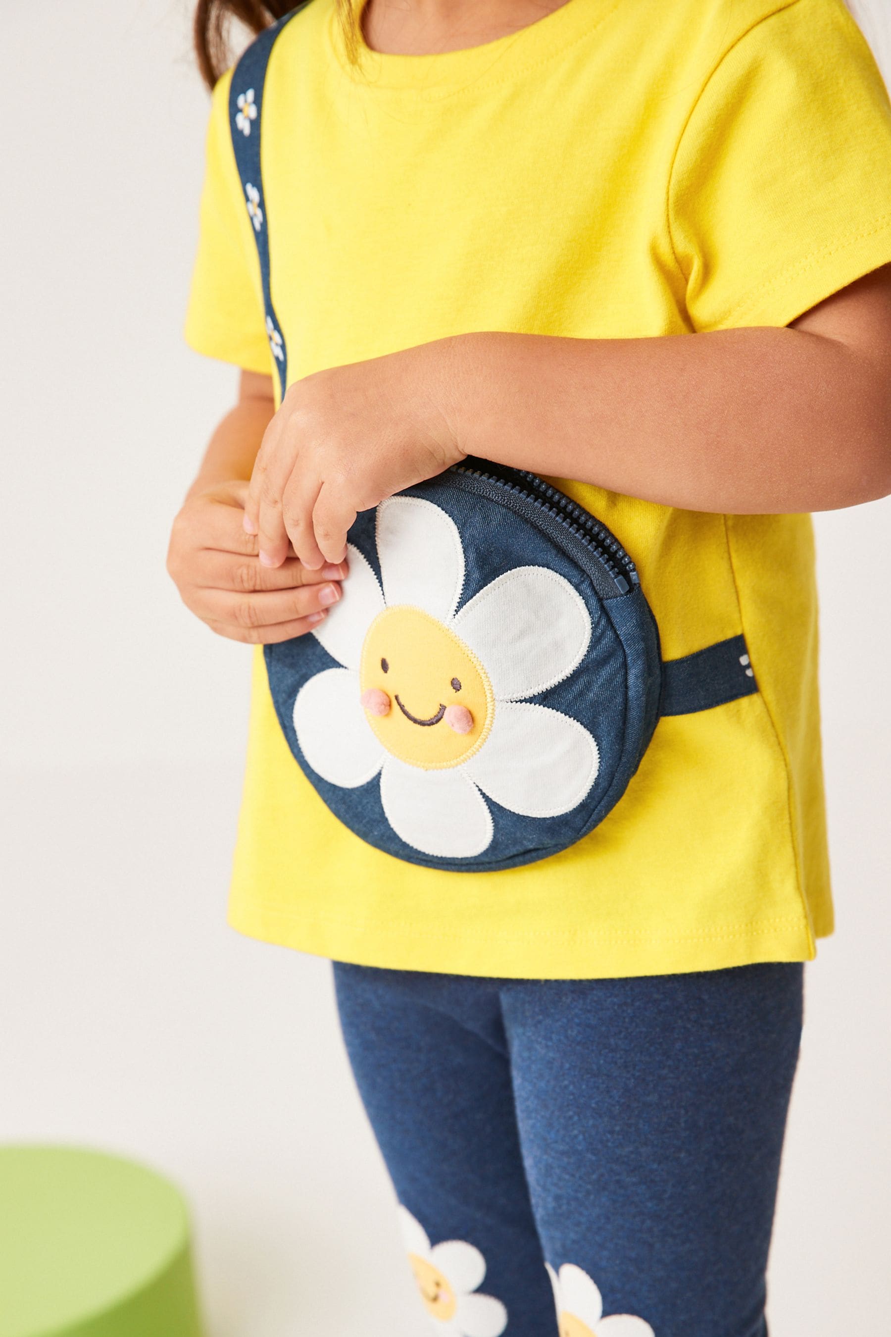 Yellow Daisy Short Sleeve Bag T-Shirt (3mths-7yrs)